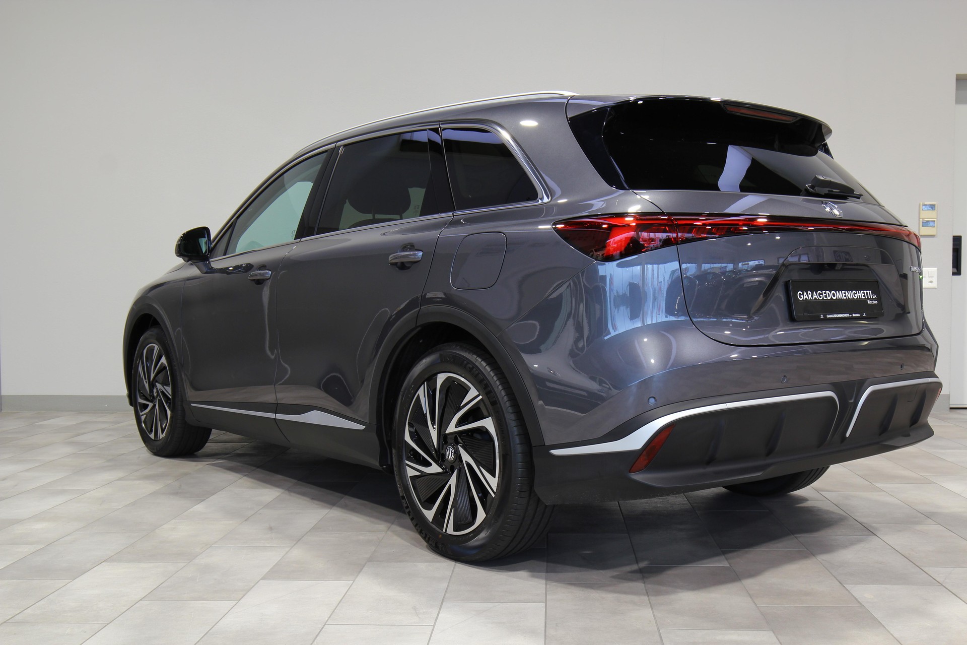 MG S6 EV 77 kWh Luxury 4WD-image-3