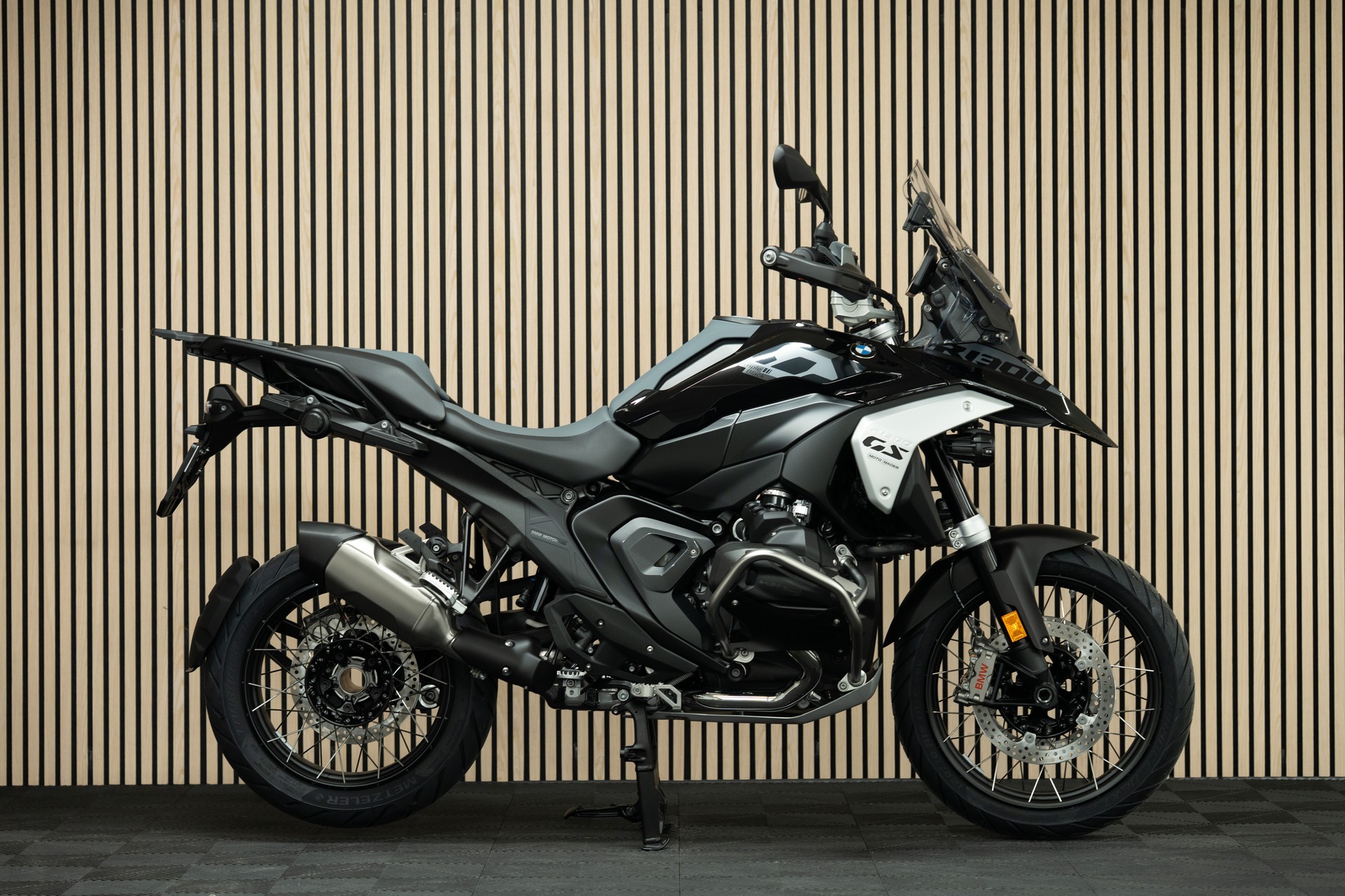 BMW R 1300 GS mit Fahrersitz niedrig, längerem Seitenständer und CHF 1'500.- Boxer Prämie 🤑🔥-image-0