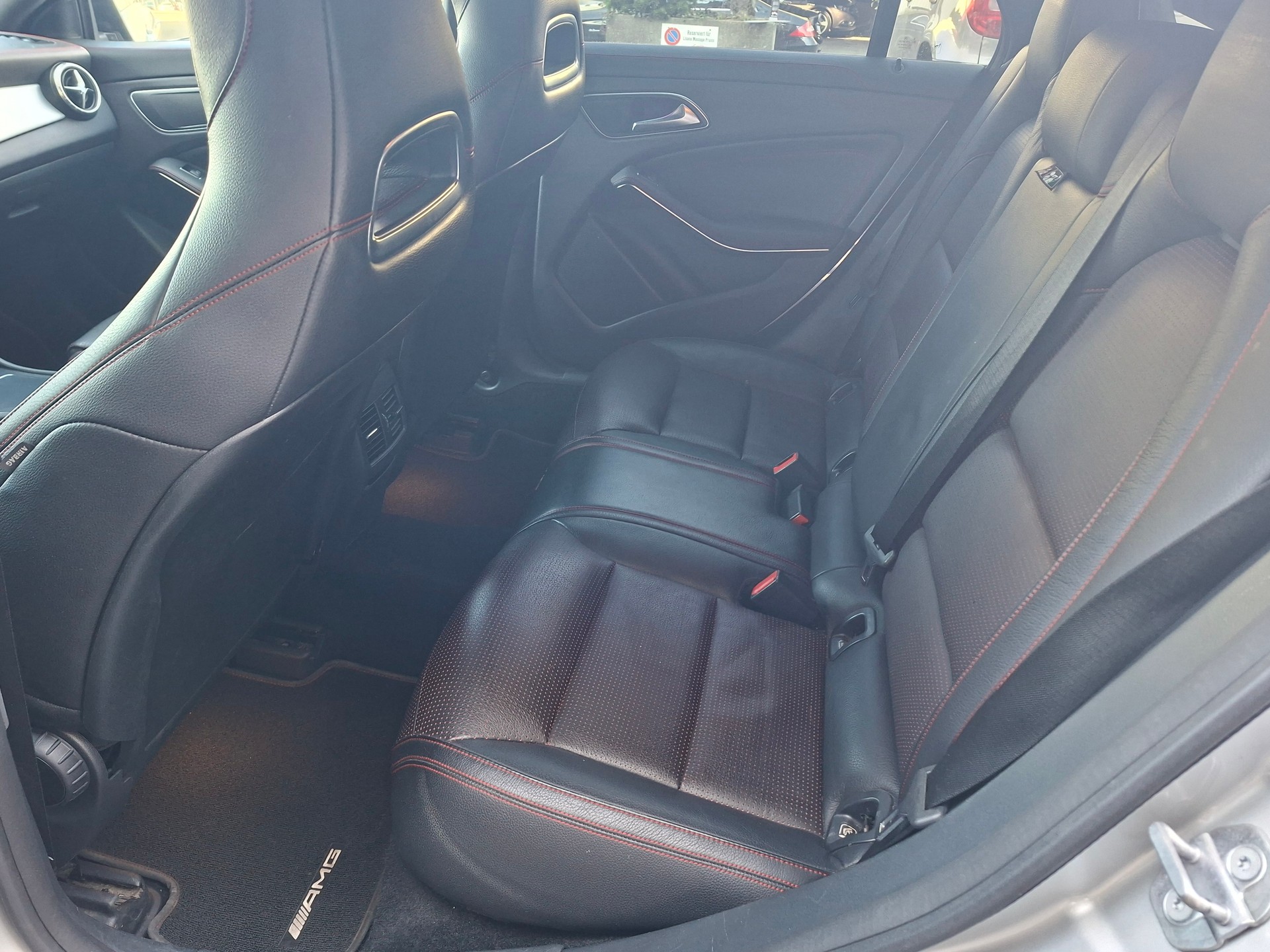 MERCEDES-BENZ CLA Shooting Br 200 d Swiss Star AMG Line 4M-image-9