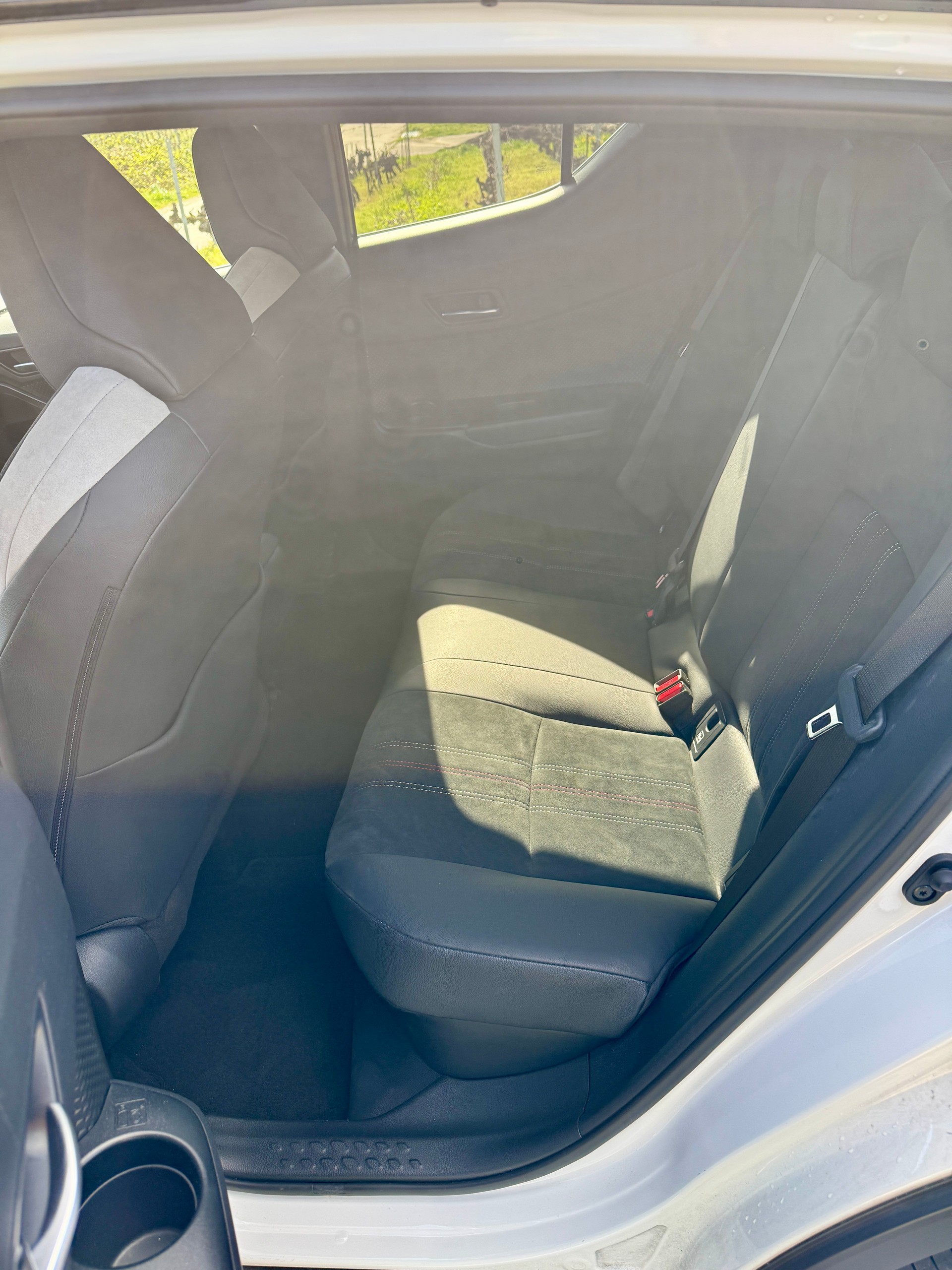 TOYOTA C-HR 2.0 HSD CVT GR Sport-image-8