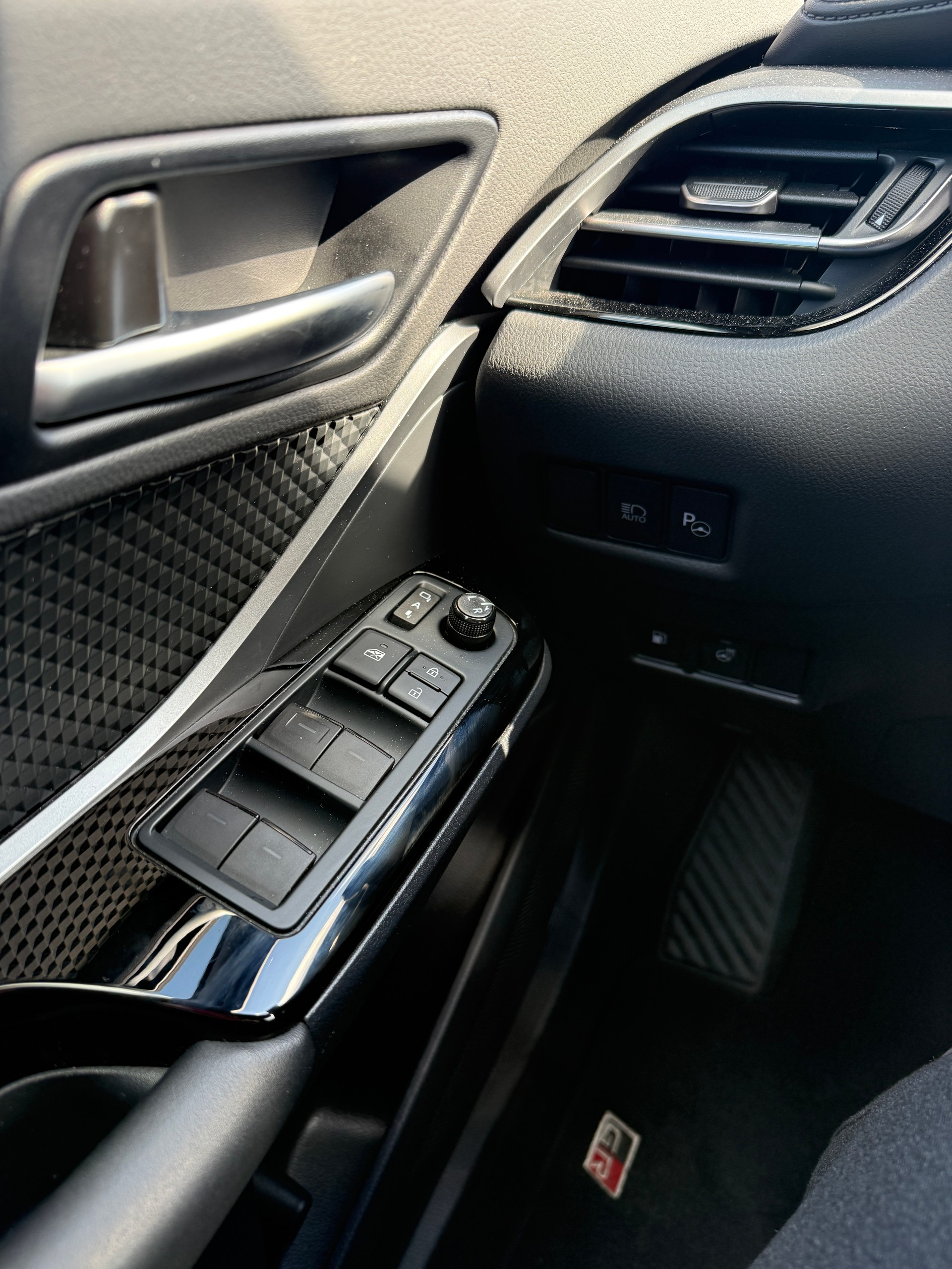 TOYOTA C-HR 2.0 HSD CVT GR Sport-image-15