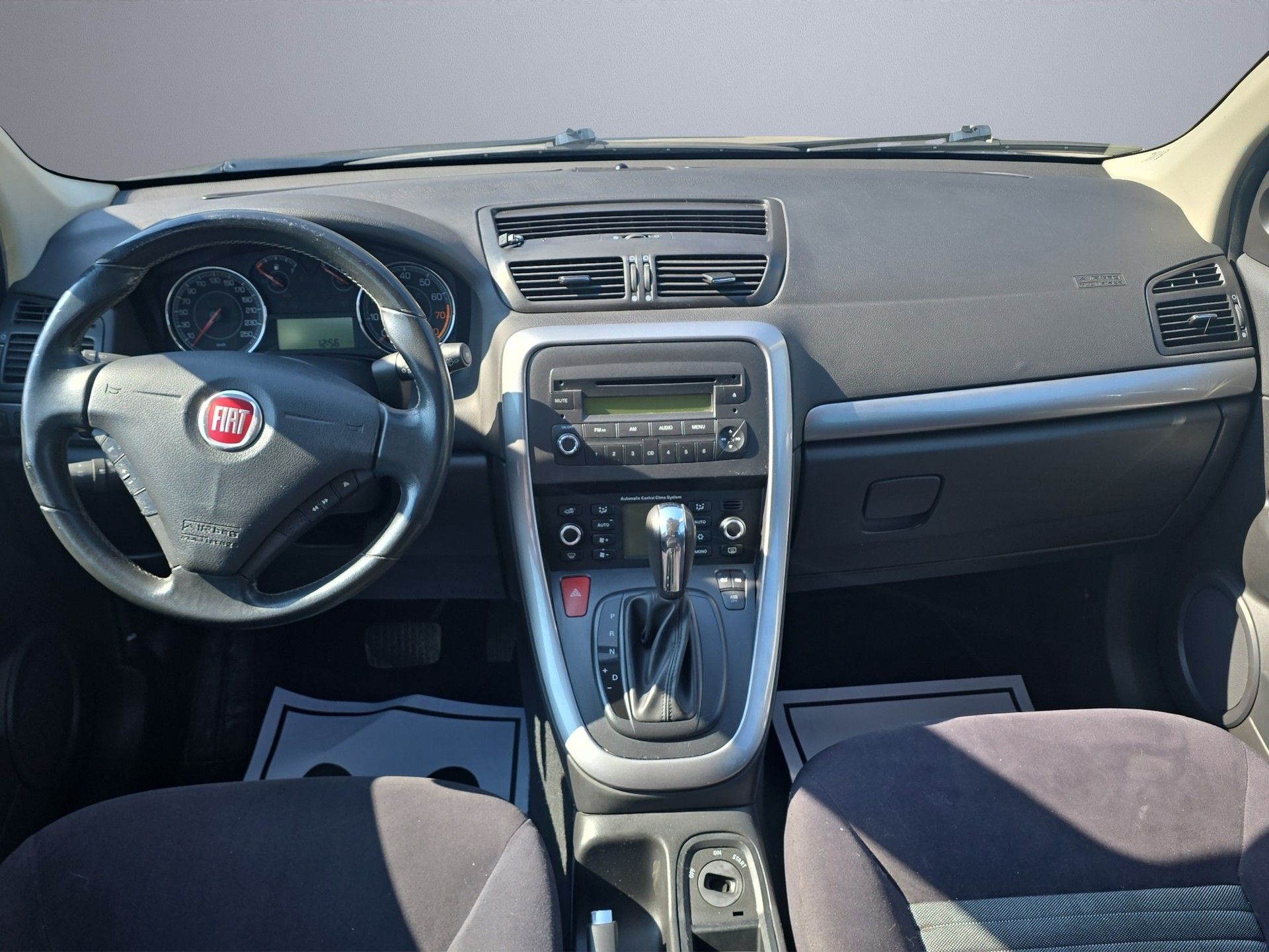 FIAT Croma 2.2 Dynamic Automatic-image-13