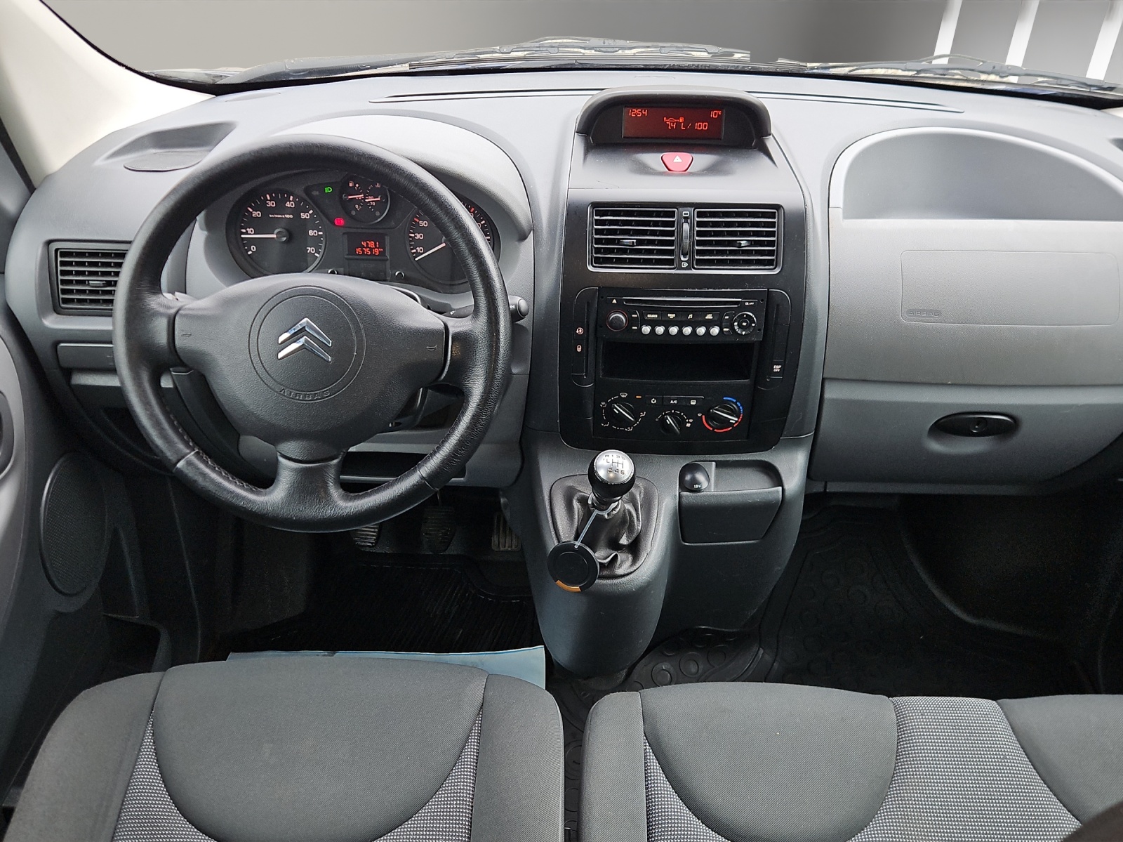 CITROEN Jumpy 2.0 HDi Business L2H1-image-9