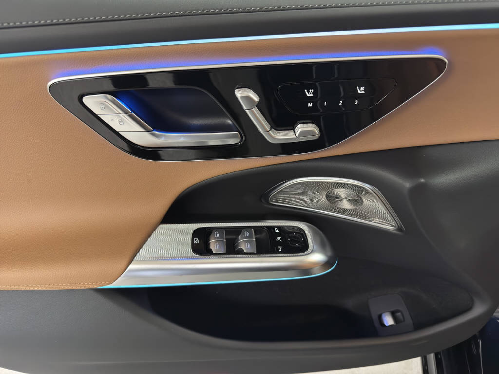 MERCEDES-BENZ E 220 d AMG Line 4Matic-image-5