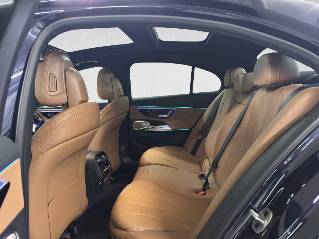 MERCEDES-BENZ E 220 d AMG Line 4Matic-image-12