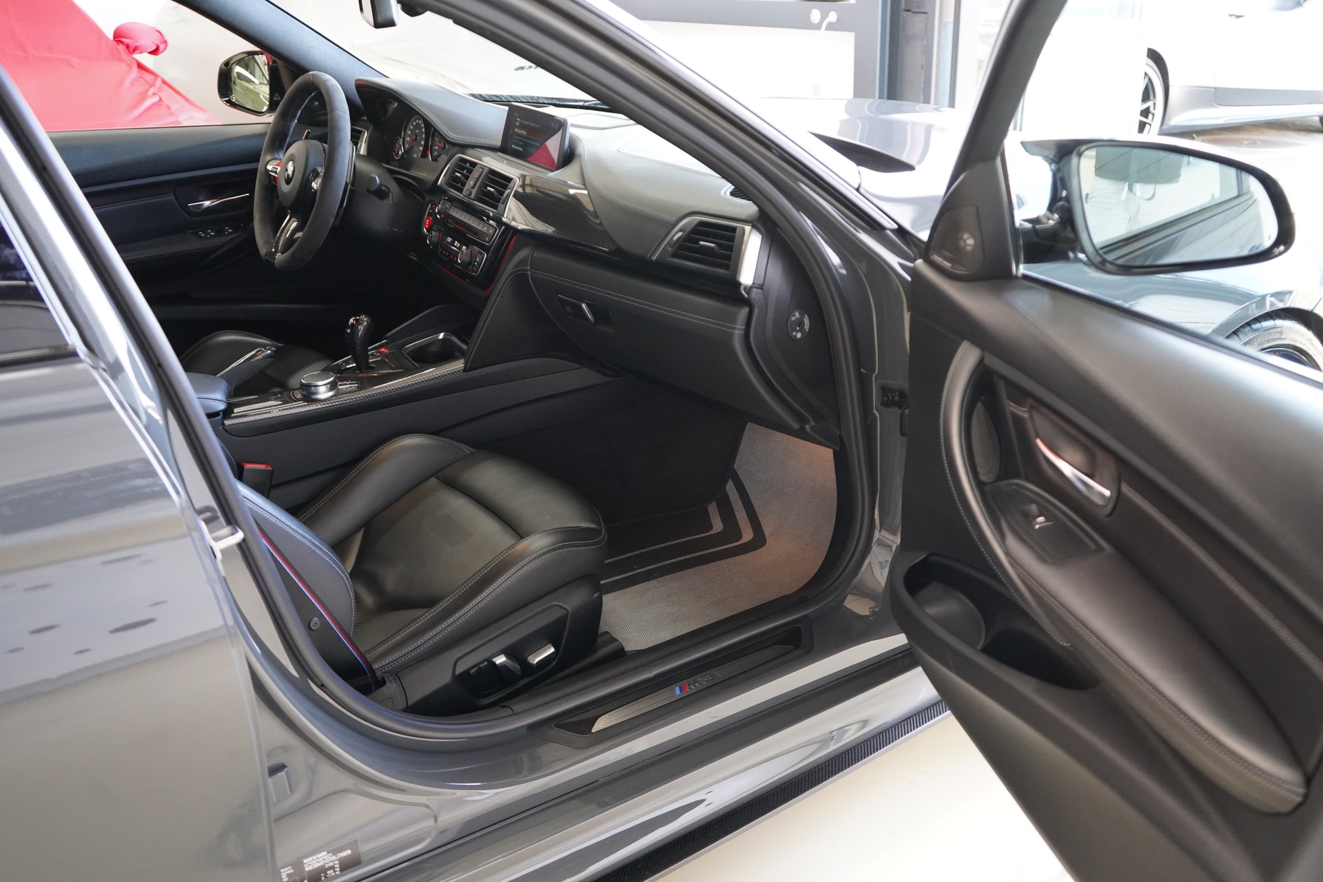 BMW M3 Competition Drivelogic / Grigio Telesto Perl **-image-23