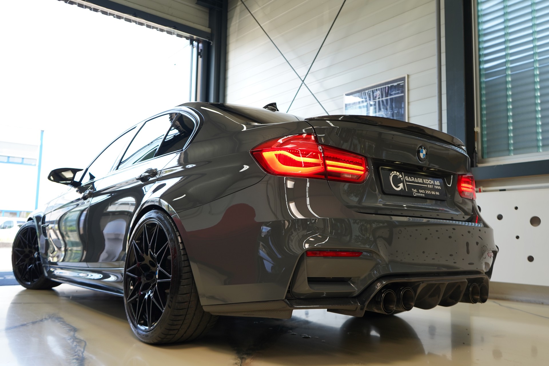 BMW M3 Competition Drivelogic / Grigio Telesto Perl **-image-5