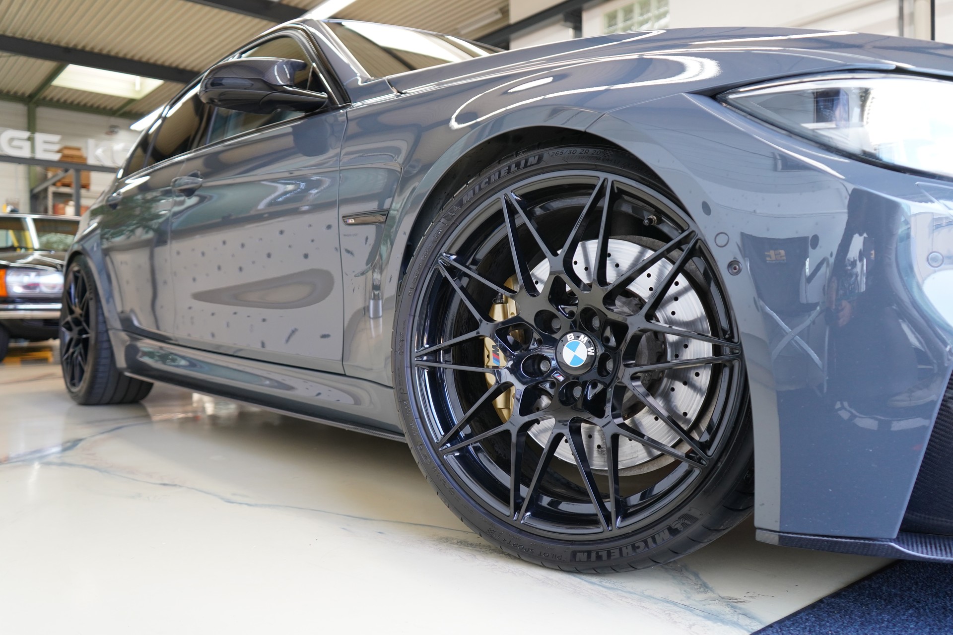 BMW M3 Competition Drivelogic / Grigio Telesto Perl **-image-13