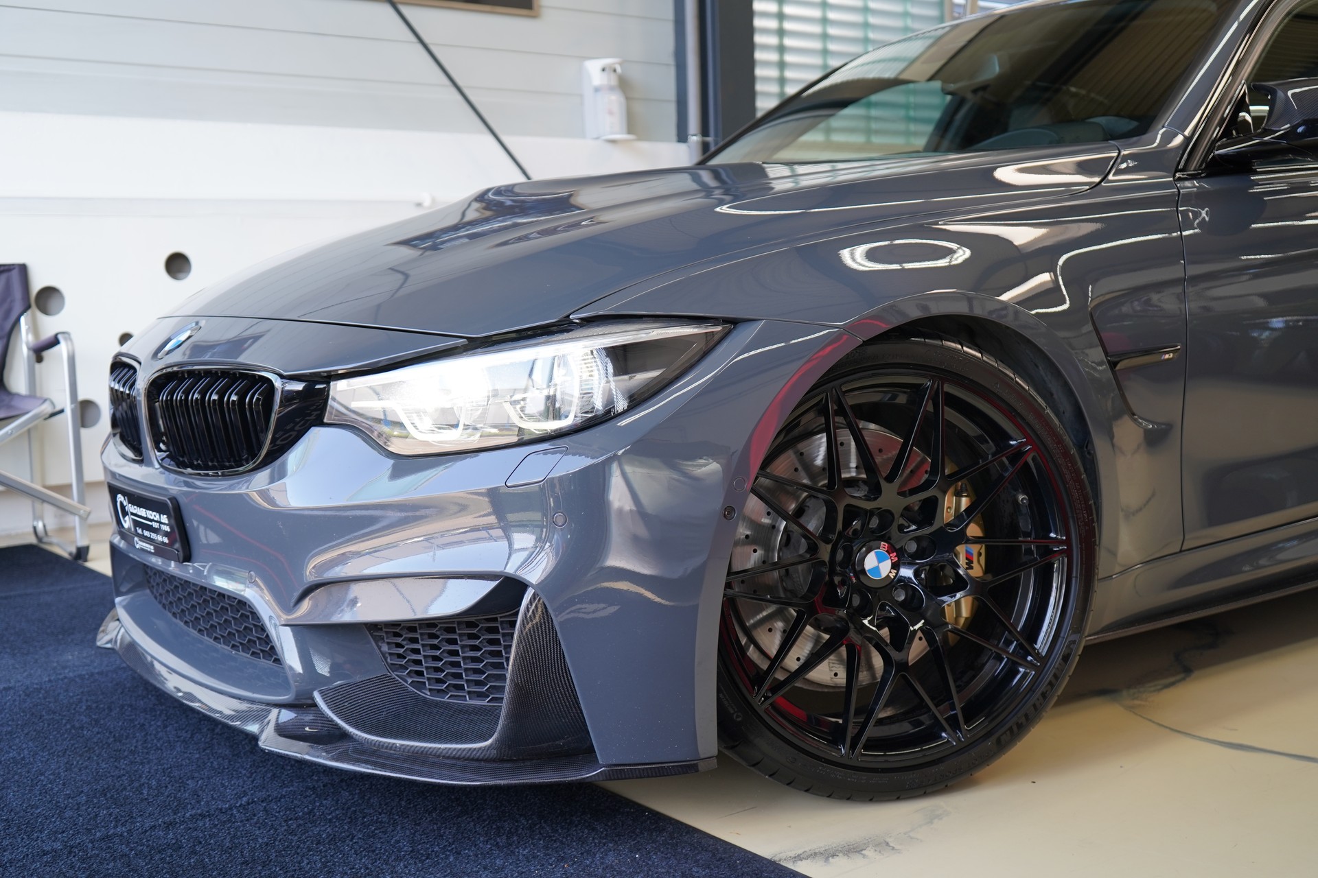 BMW M3 Competition Drivelogic / Grigio Telesto Perl **-showroom-element-3
