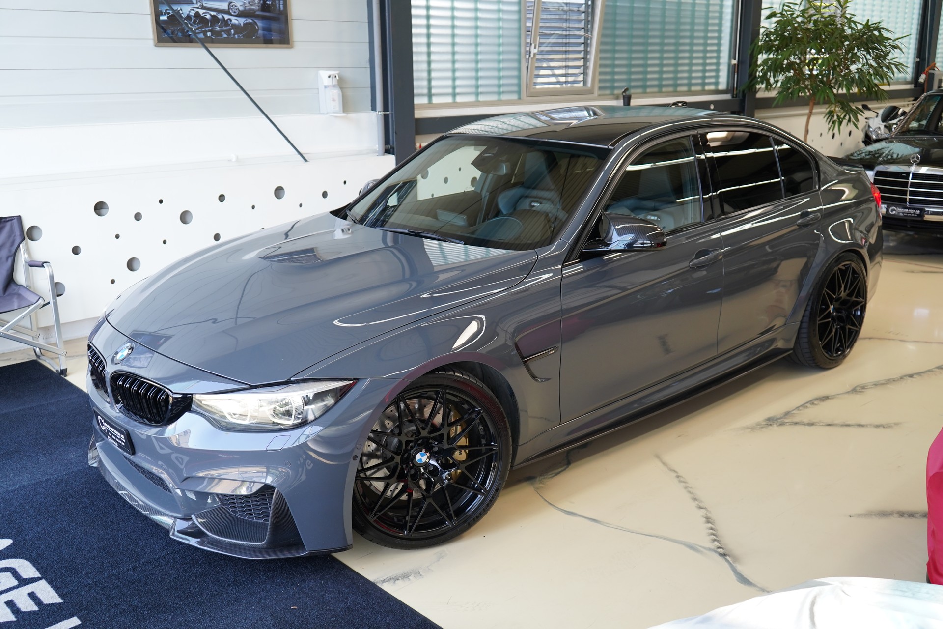 BMW M3 Competition Drivelogic / Grigio Telesto Perl **-showroom-element-2