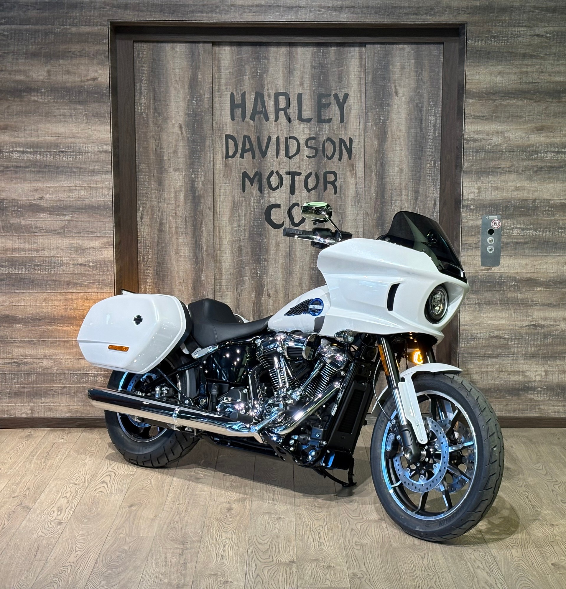 HARLEY-DAVIDSON FXLRST-image-1
