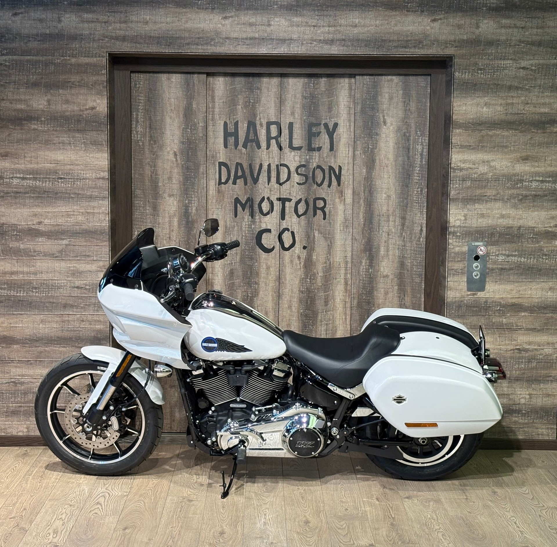 HARLEY-DAVIDSON FXLRST-image-3