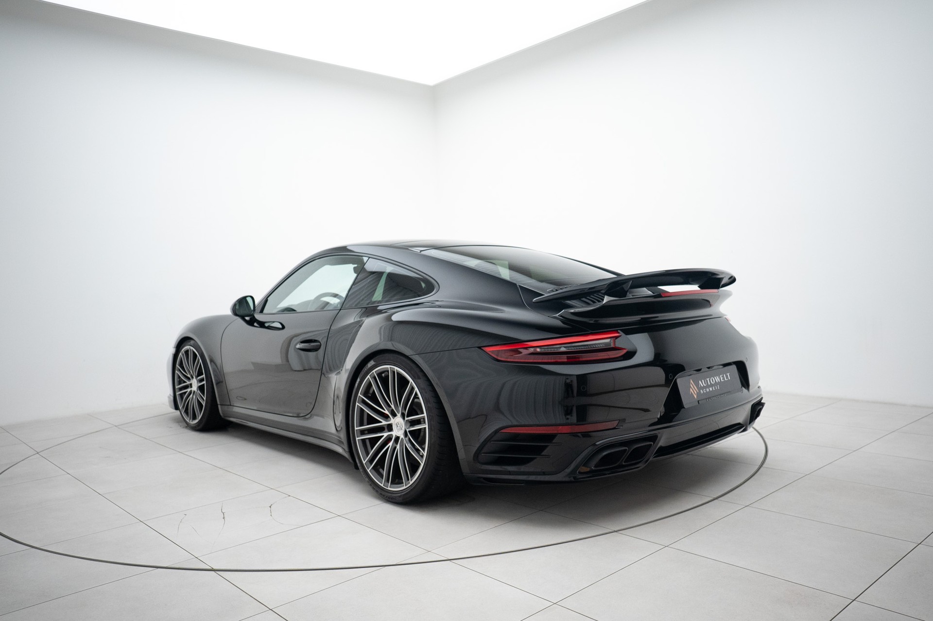 PORSCHE 911 Turbo PDK-showroom-element-2