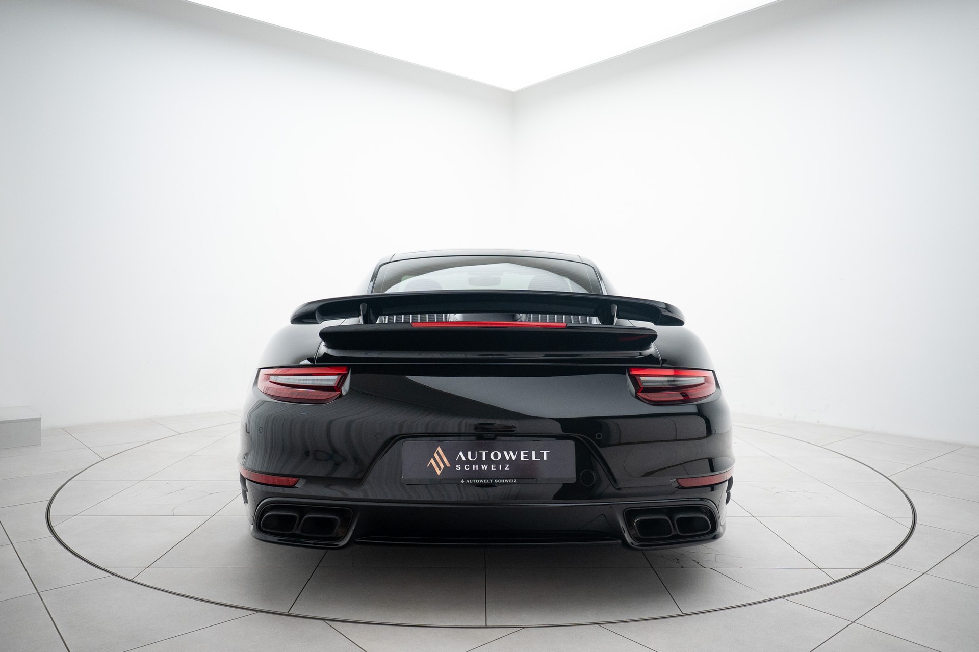 PORSCHE 911 Turbo PDK-showroom-element-3