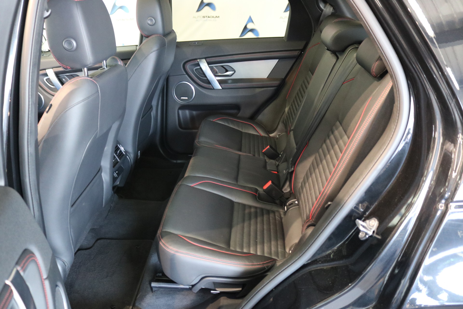 LAND ROVER Discovery Sport R Dyn P250 2.0 Si4 MHEV S AT9-image-39