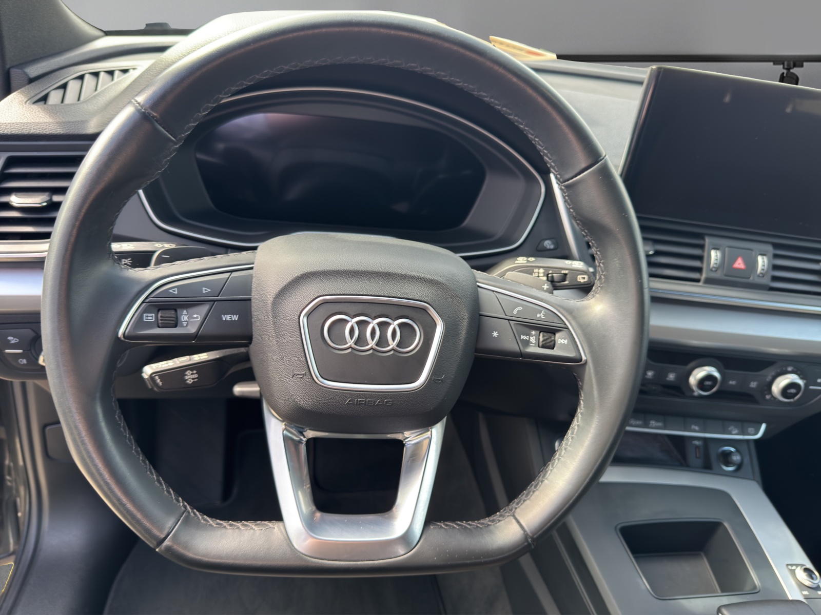 AUDI Q5 Sportback 40 TDI S line quattro S-tronic-image-6