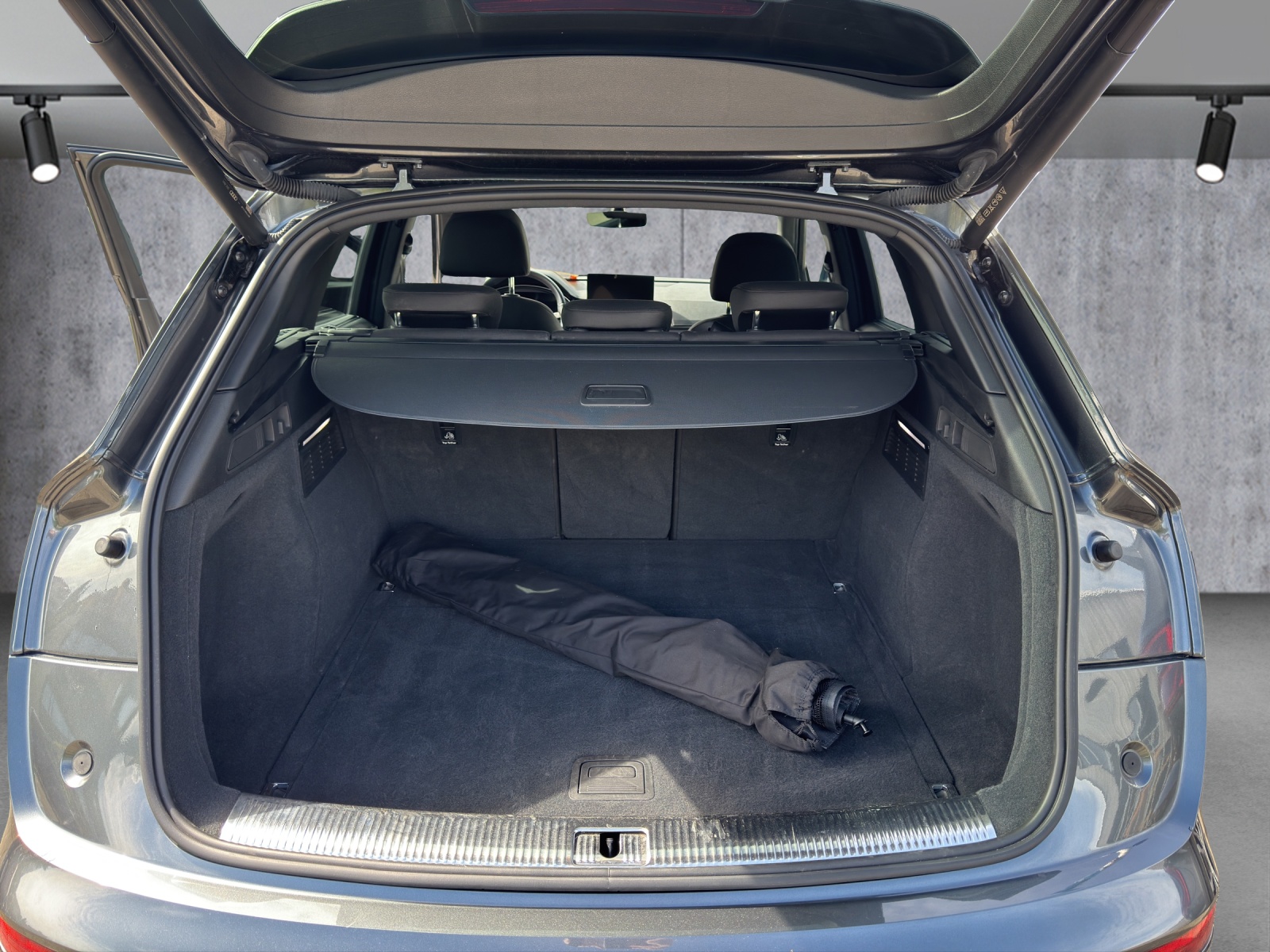 AUDI Q5 Sportback 40 TDI S line quattro S-tronic-image-11