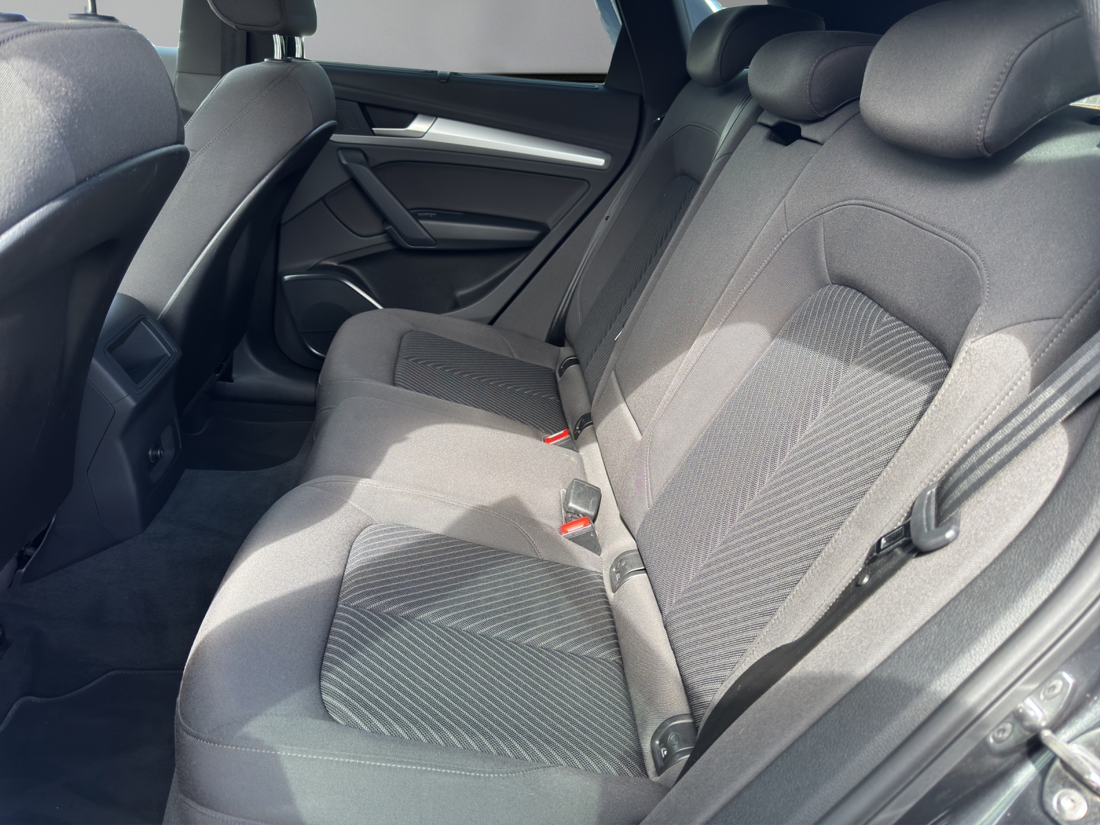 AUDI Q5 Sportback 40 TDI S line quattro S-tronic-image-10