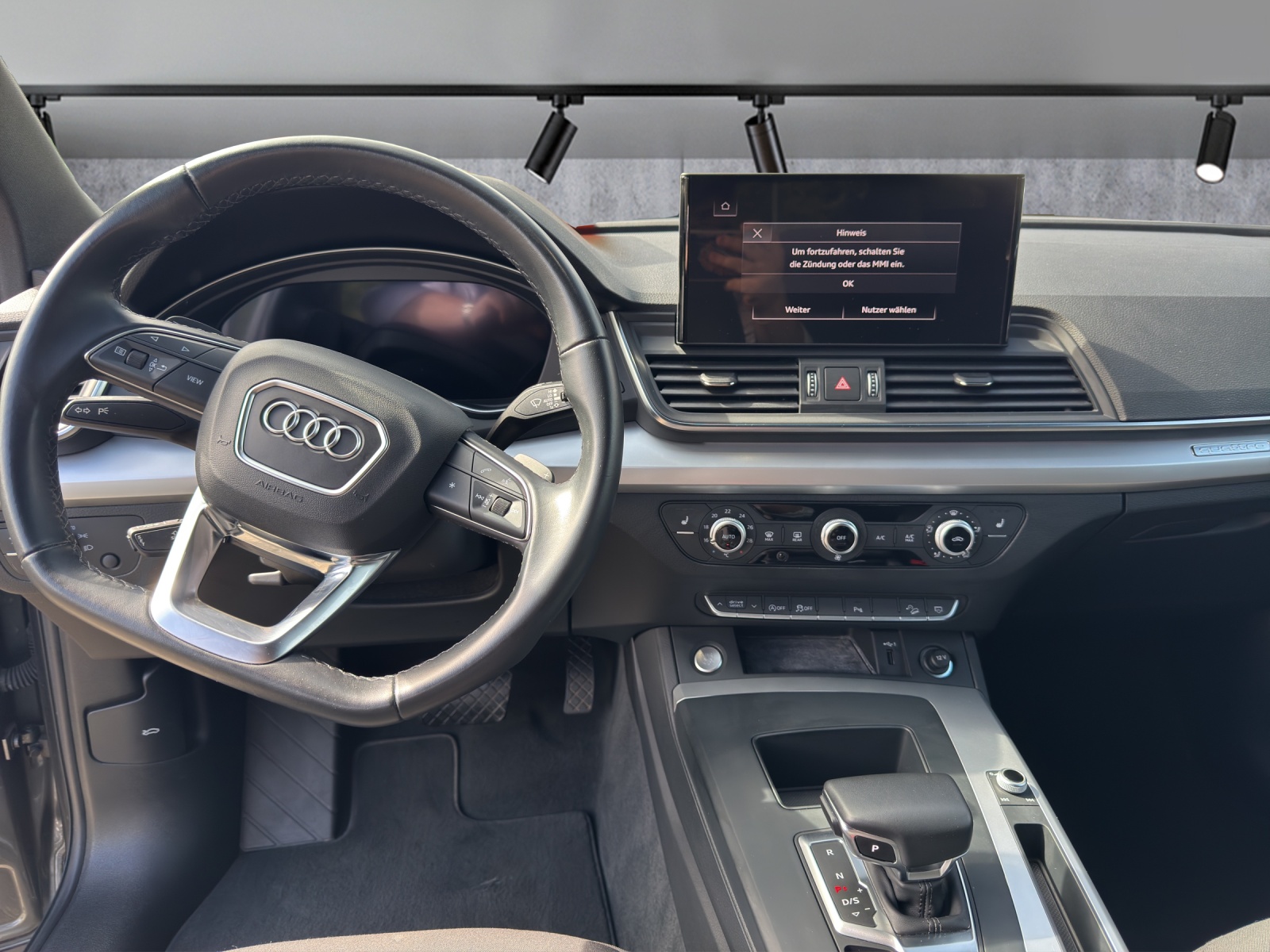 AUDI Q5 Sportback 40 TDI S line quattro S-tronic-image-8