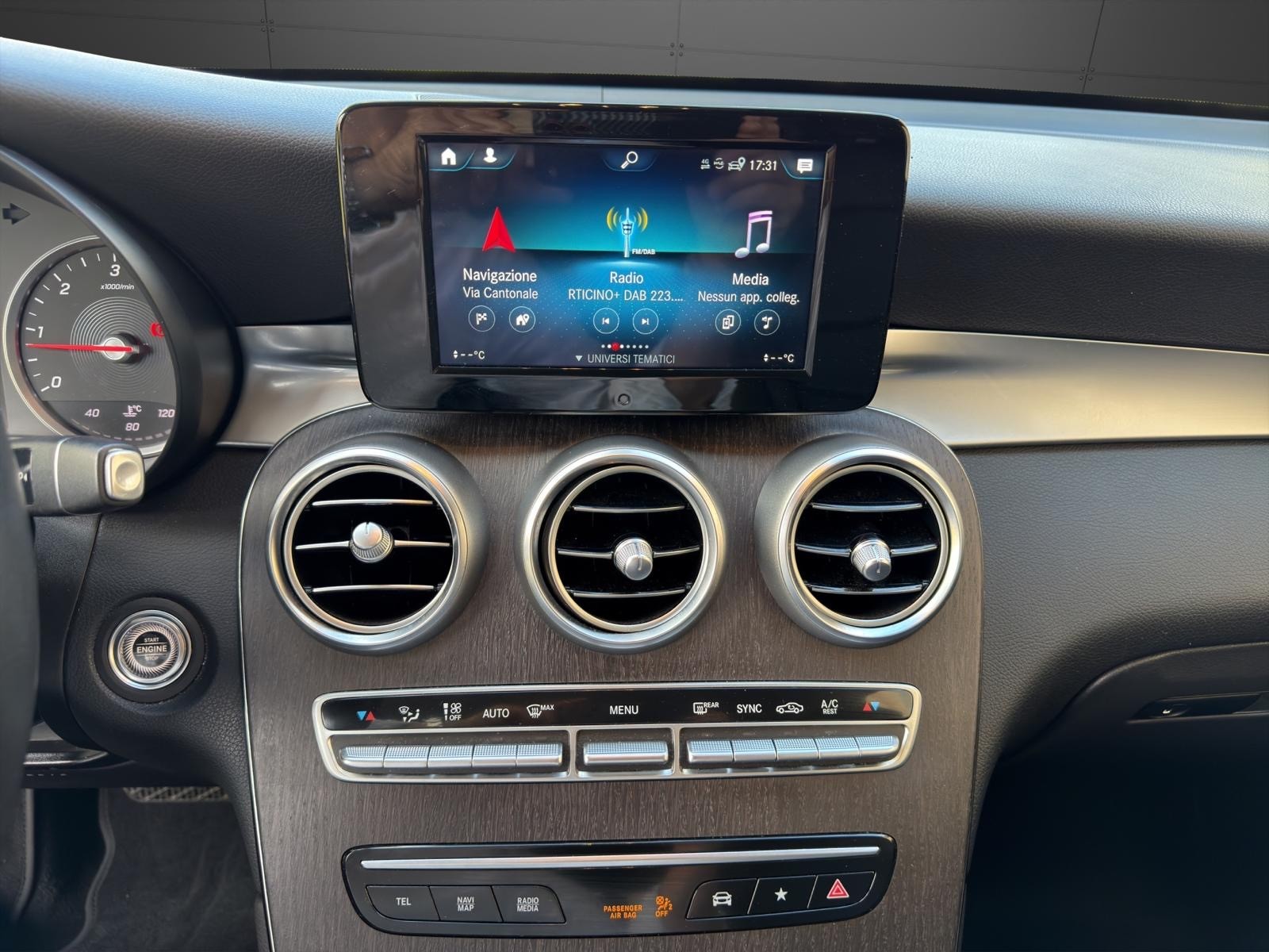 MERCEDES-BENZ GLC 220 d 4Matic 9G-Tronic-image-9