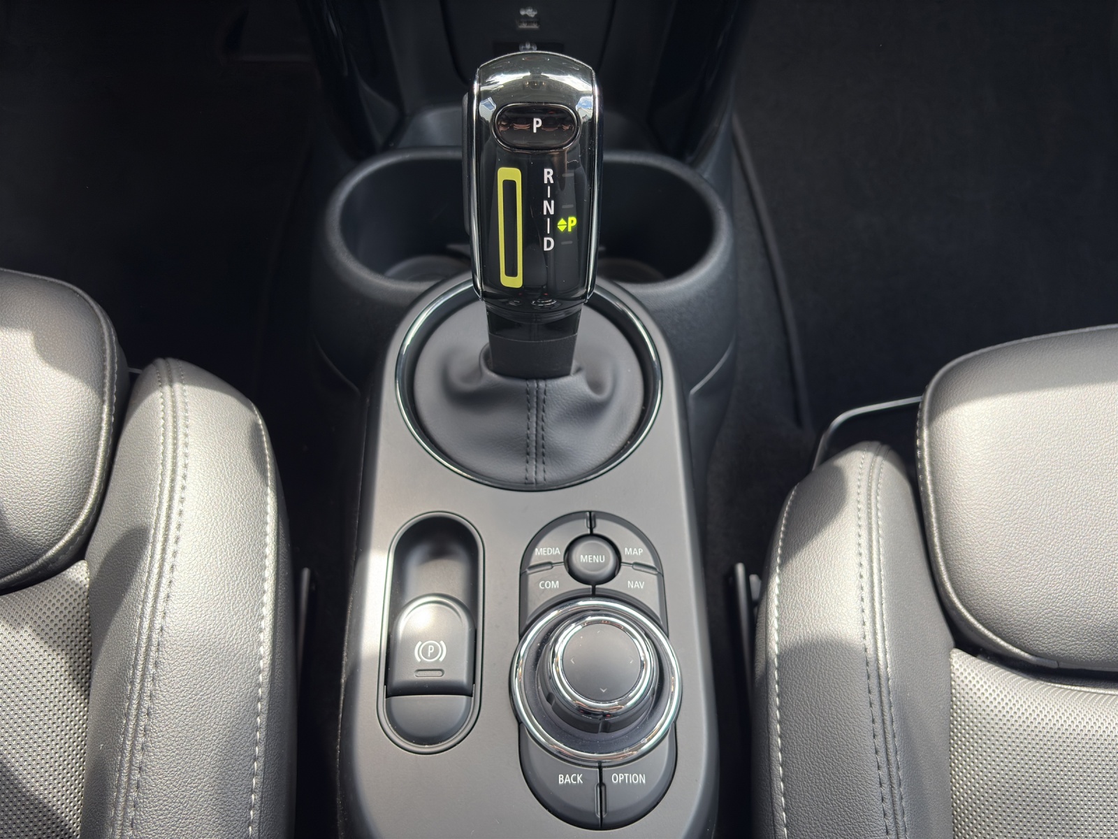 MINI F56 Cooper SE-image-18