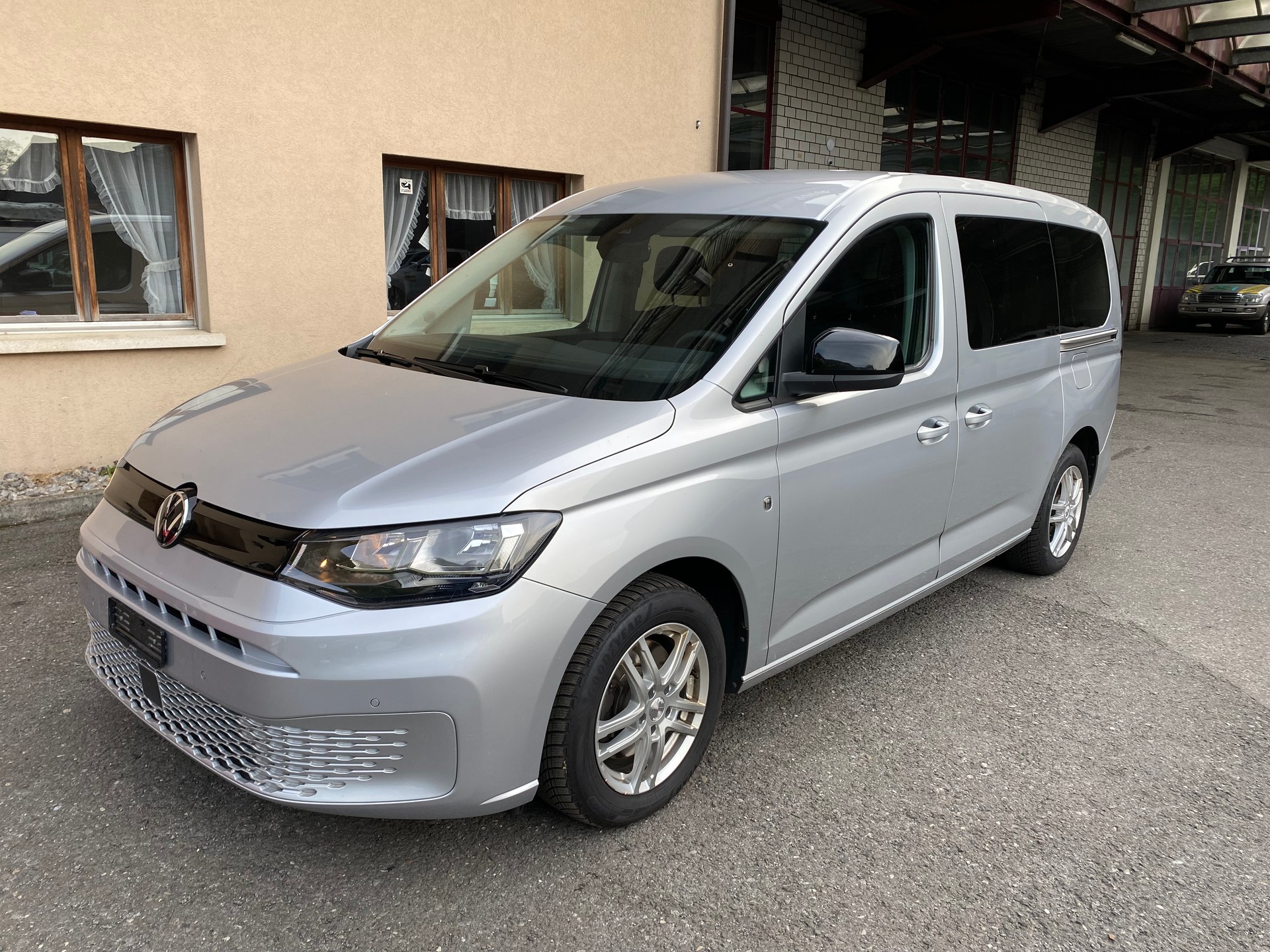 VW Caddy Maxi 2.0 TDI 4Motion-image-14