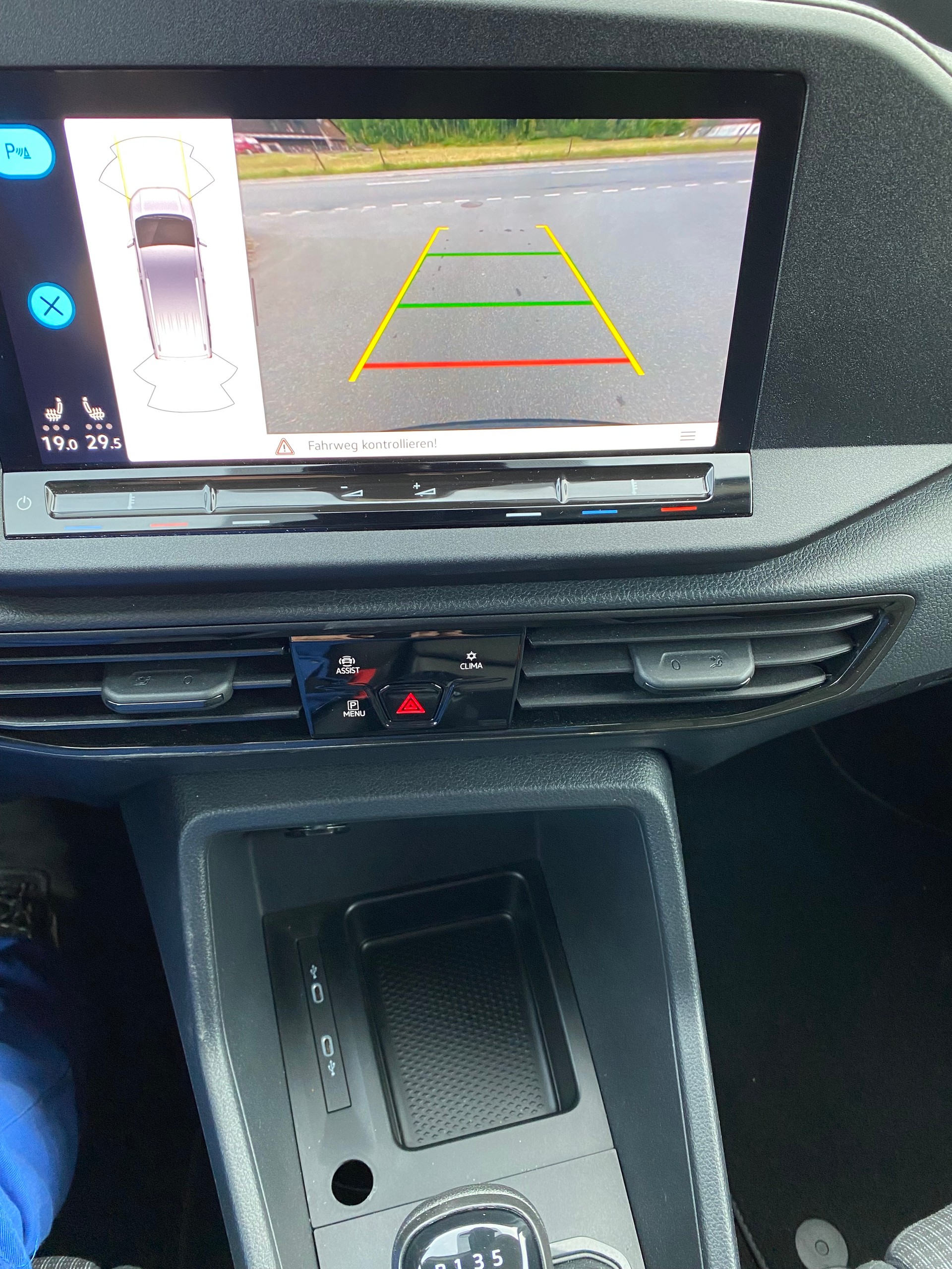 VW Caddy Maxi 2.0 TDI 4Motion-image-3