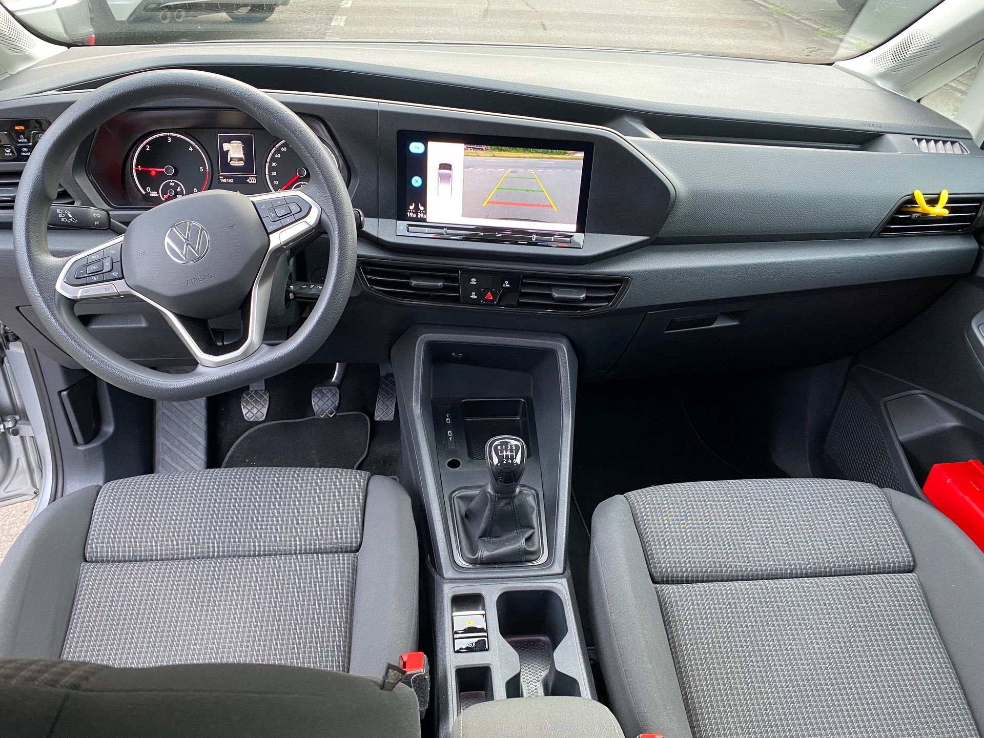 VW Caddy Maxi 2.0 TDI 4Motion-image-4