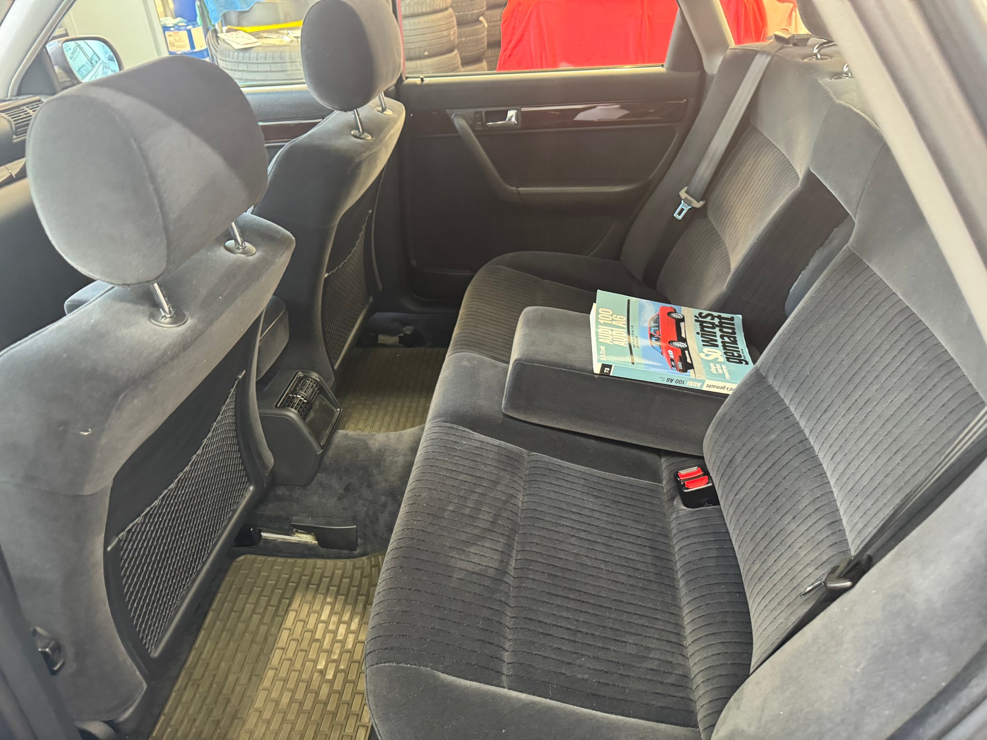 AUDI A6 2.6 E-image-14