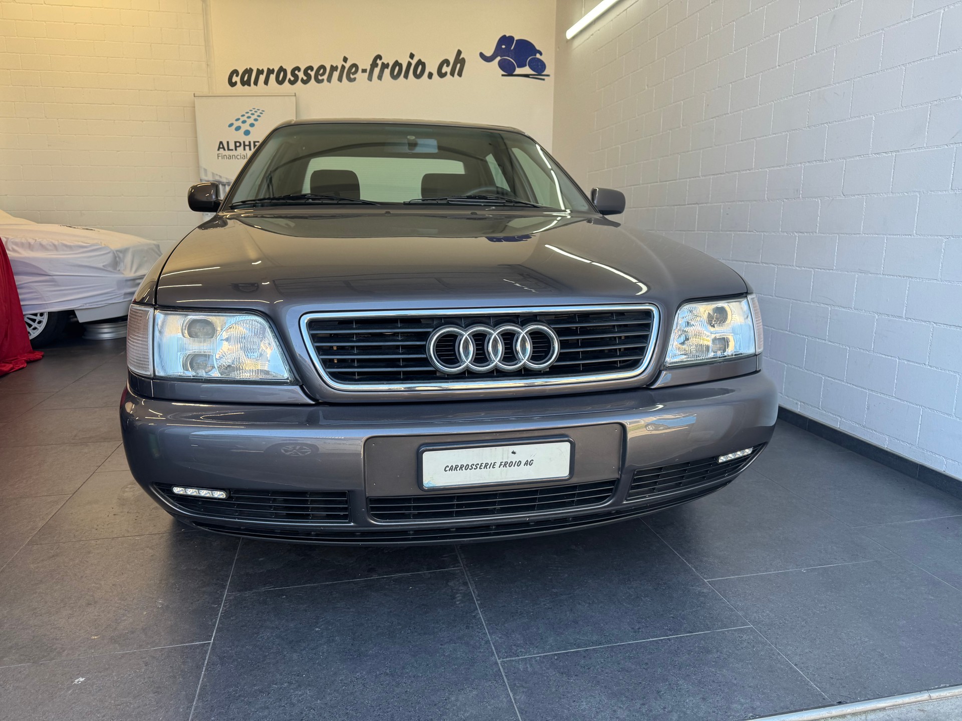 AUDI A6 2.6 E