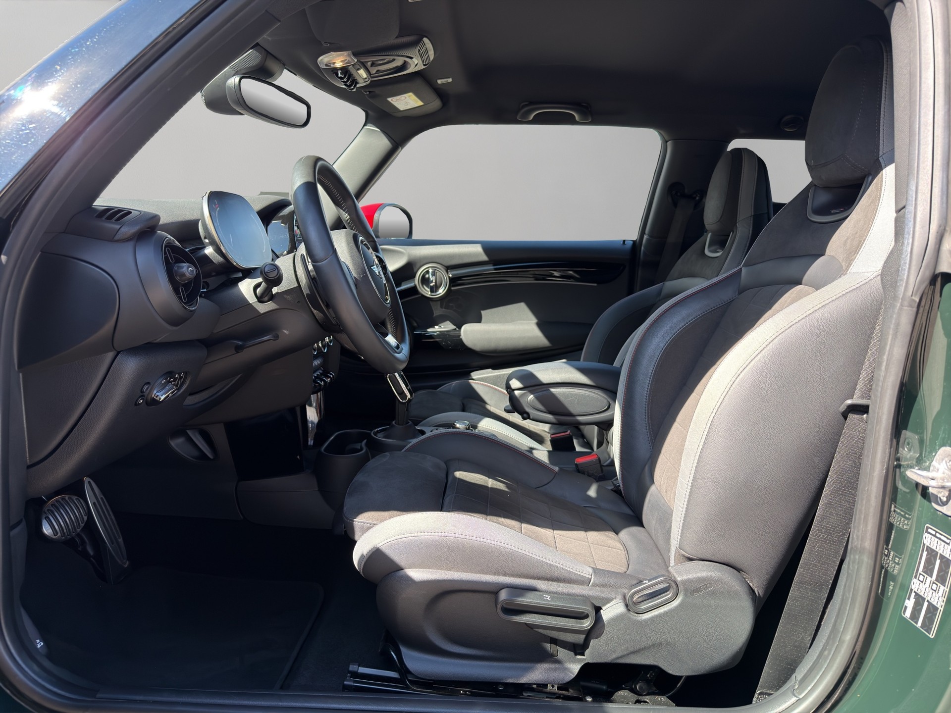 MINI Cooper John Cooper Works Steptronic-image-10