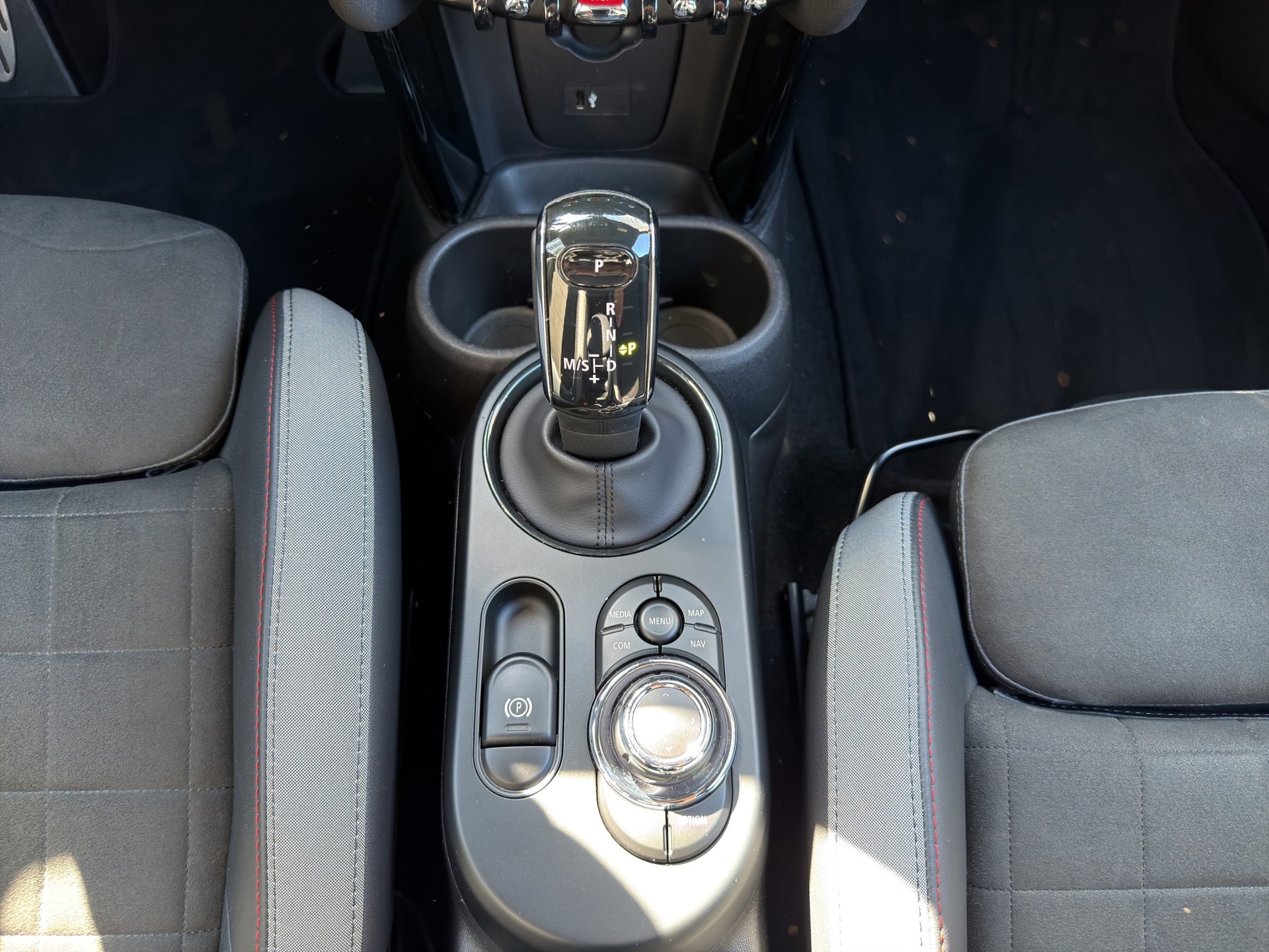 MINI Cooper John Cooper Works Steptronic-image-16