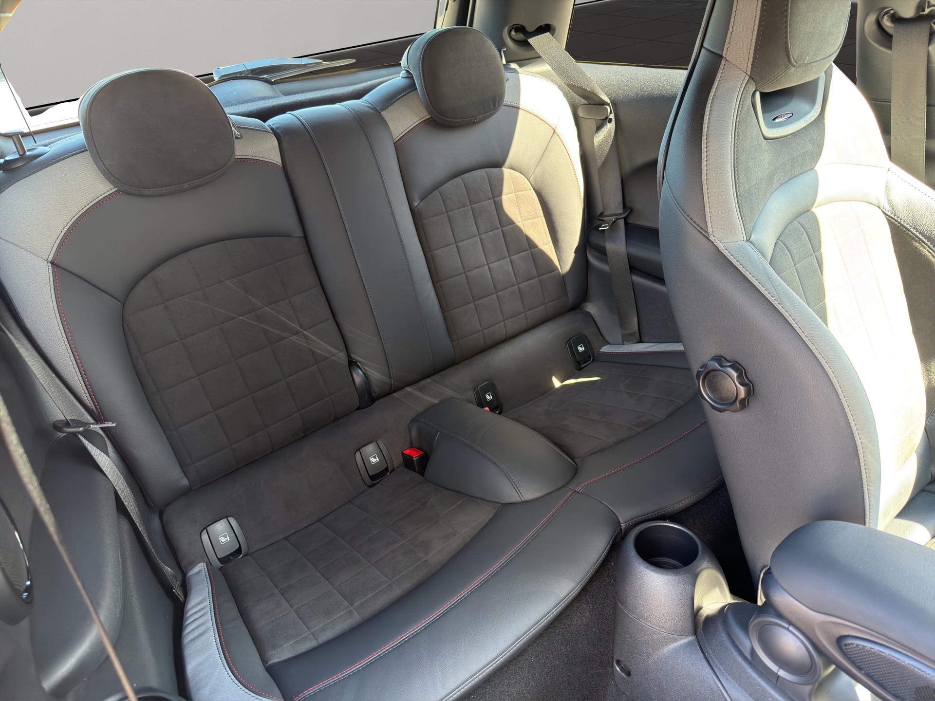 MINI Cooper John Cooper Works Steptronic-image-21