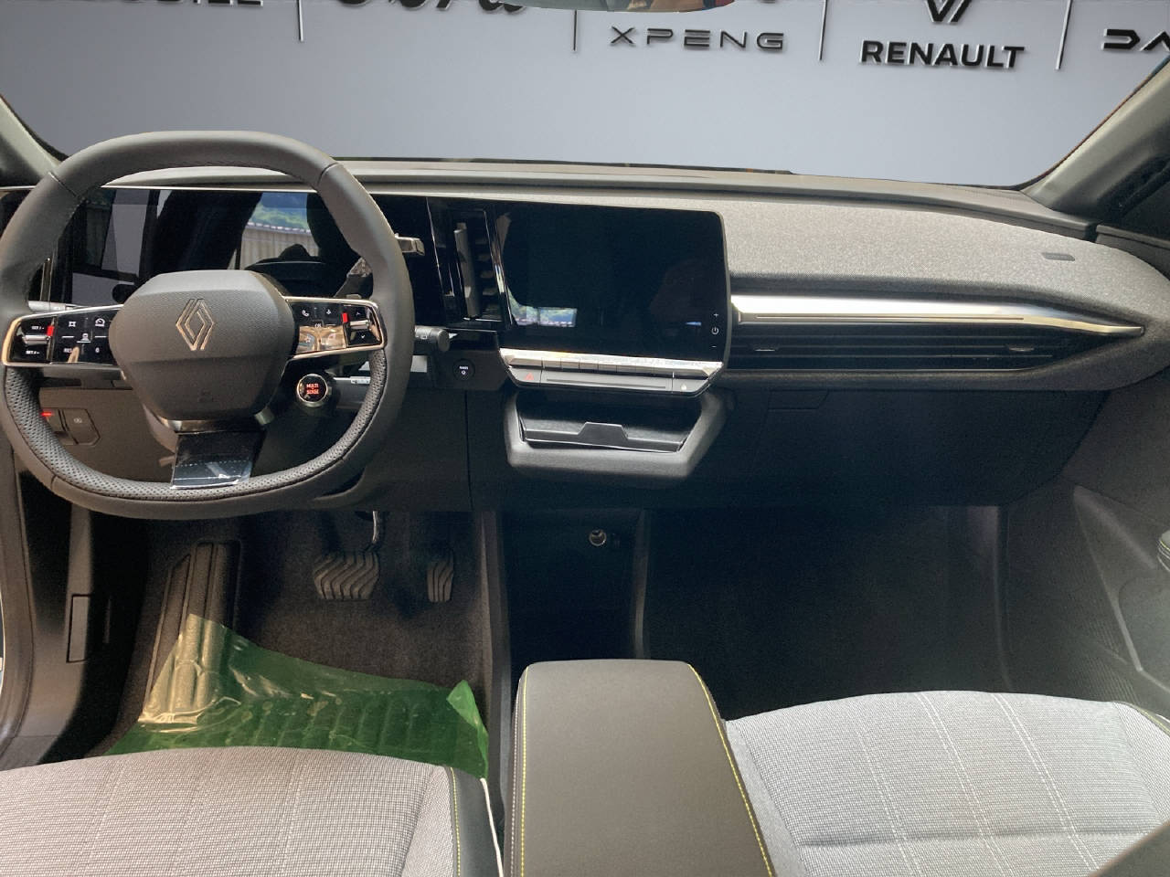 RENAULT Mégane E-Tech techno-image-7