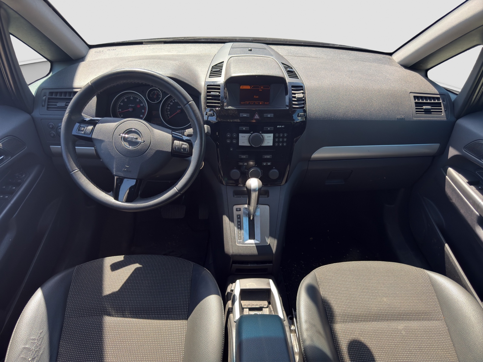 OPEL Zafira 2.2i 16V Enjoy Automatic-image-10