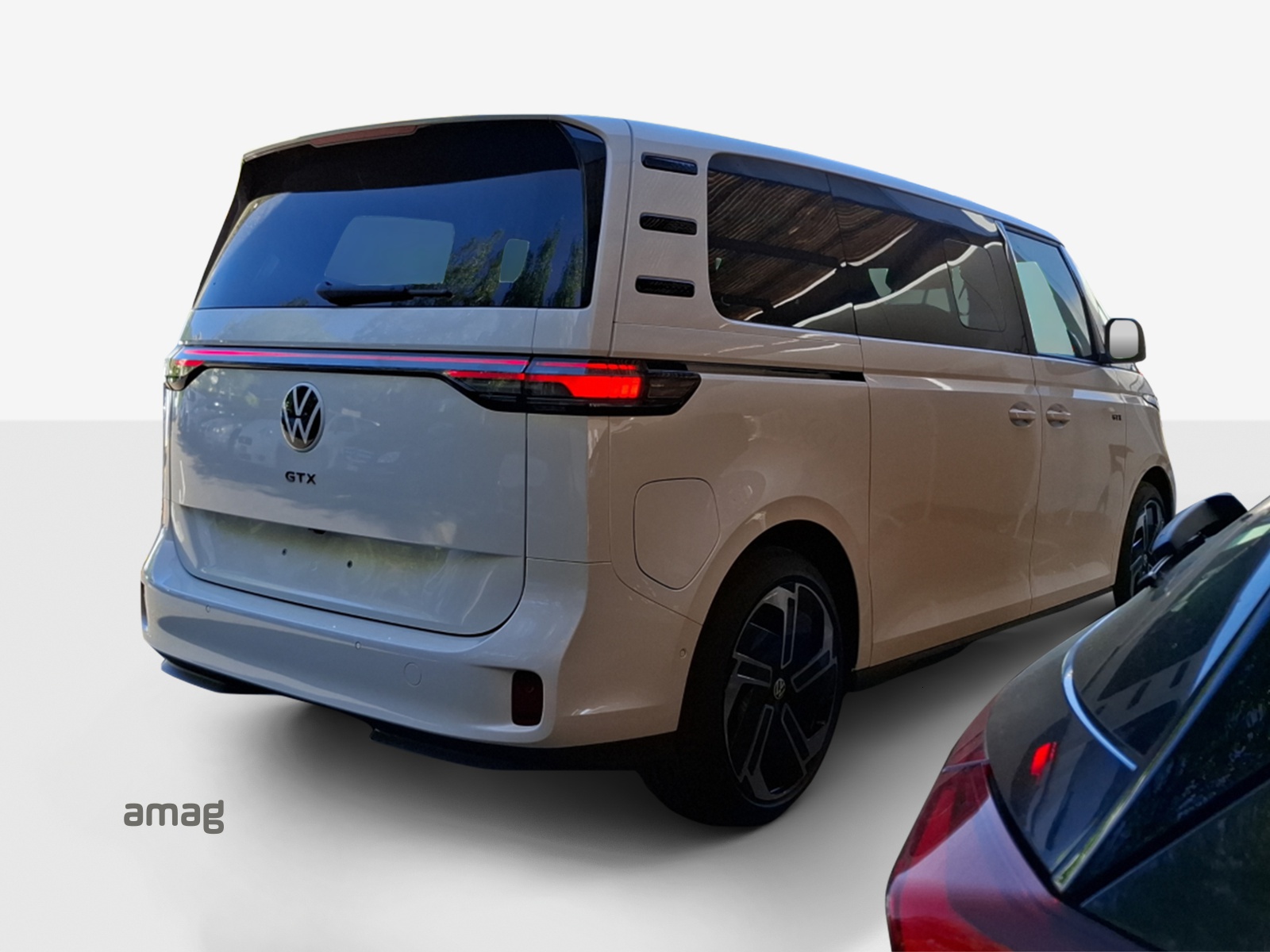 VW ID.Buzz LWB GTX 4 Motion-image-4