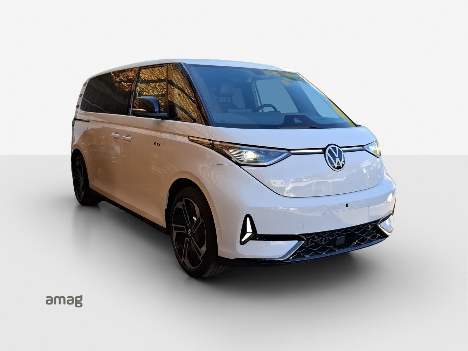 VW ID.Buzz LWB GTX 4 Motion-image-5