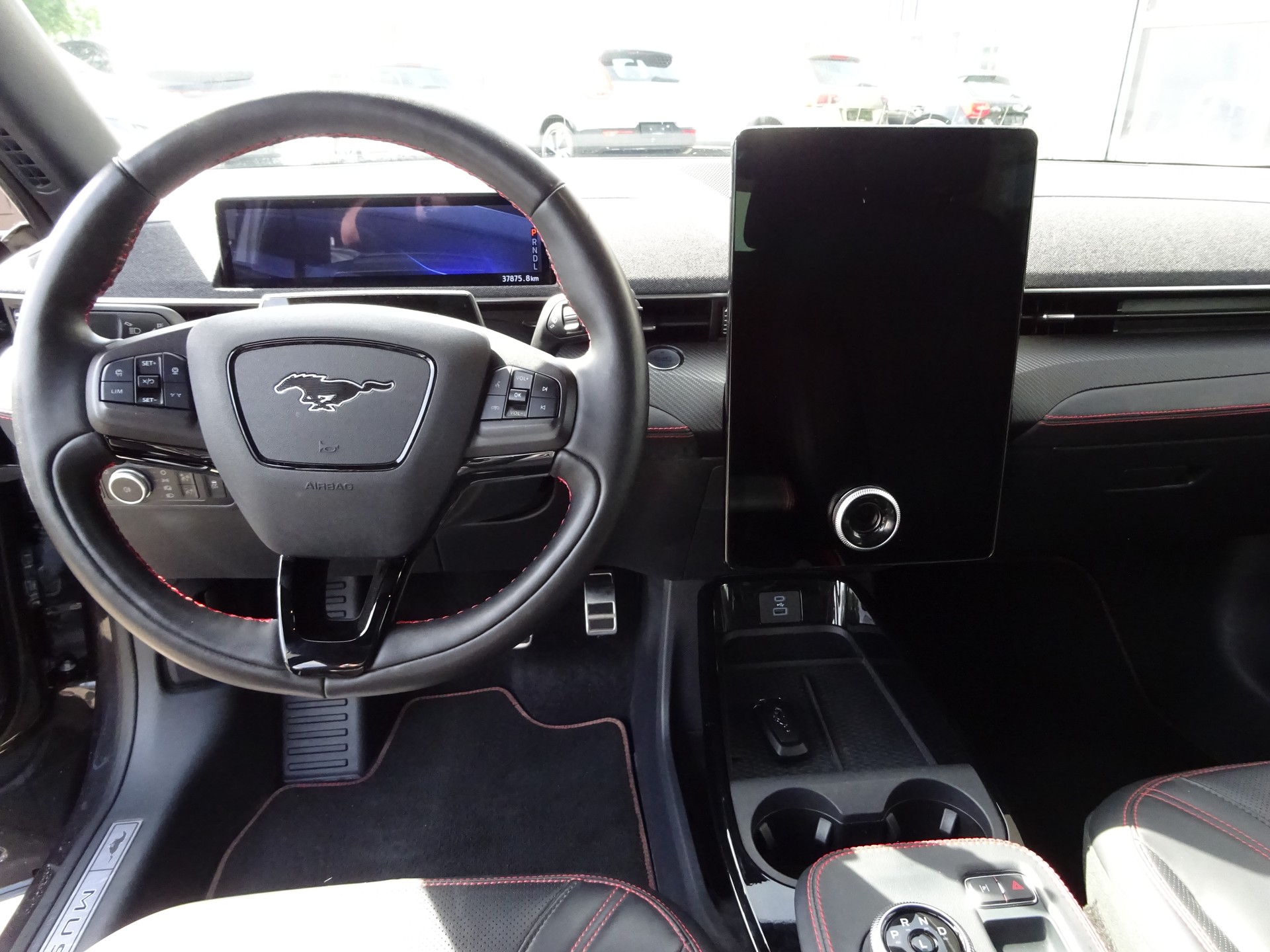FORD Mustang MACH-E AWD 99 kWh Premium-image-8