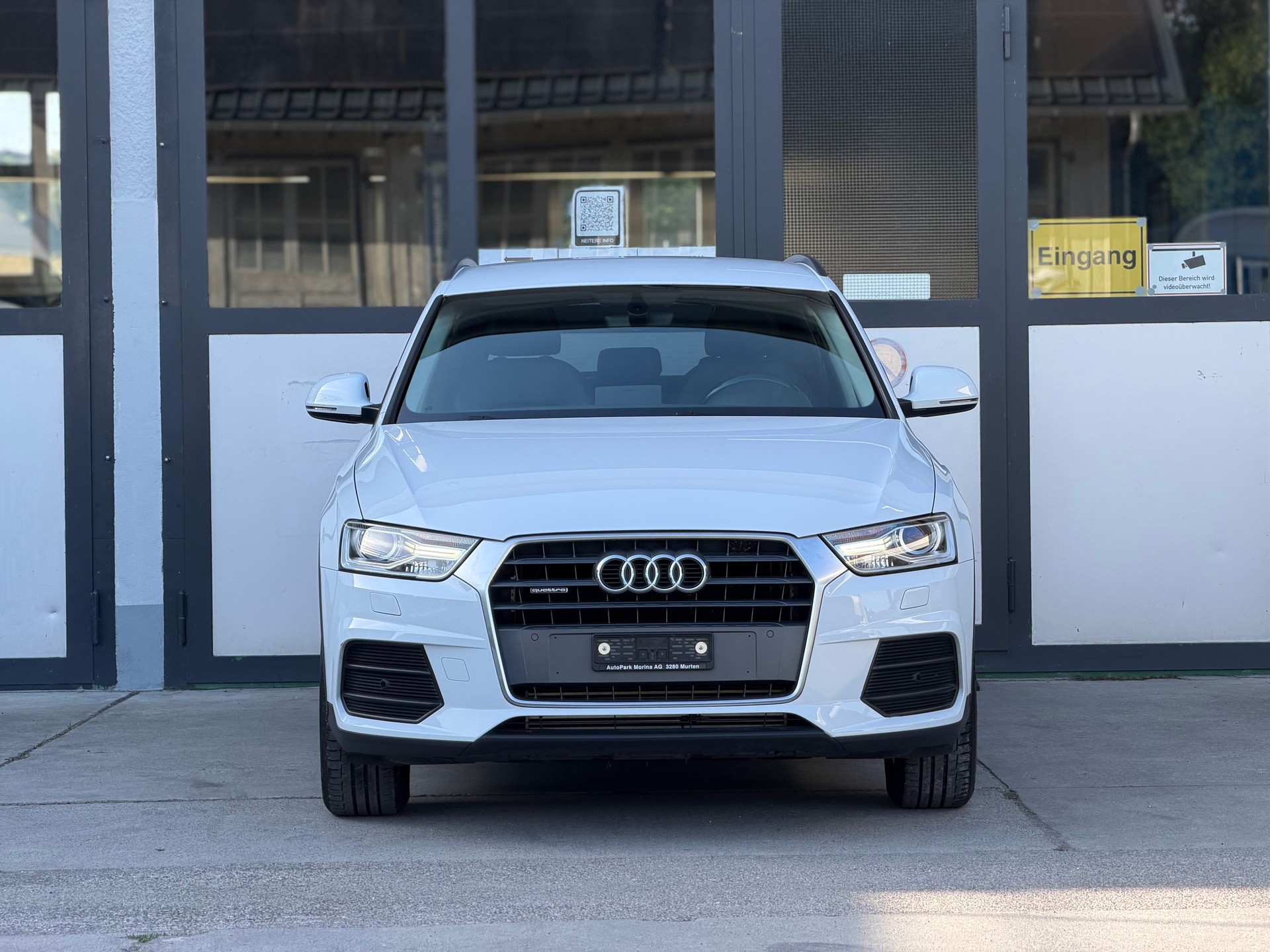 AUDI Q3 2.0 TFSI quattro S-tronic-showroom-element-2
