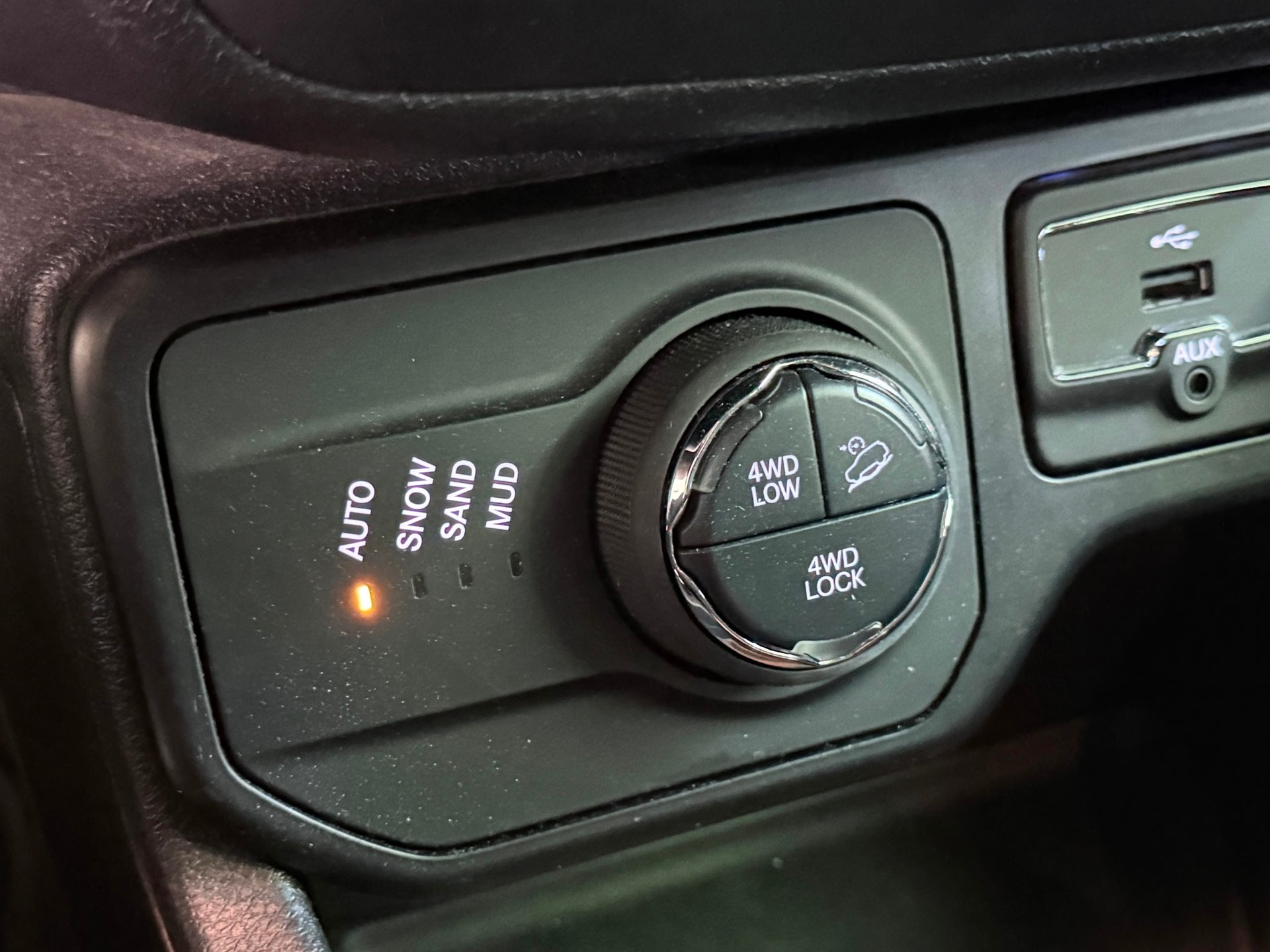 JEEP Renegade 2.0 CRD S AWD 9ATX-image-17