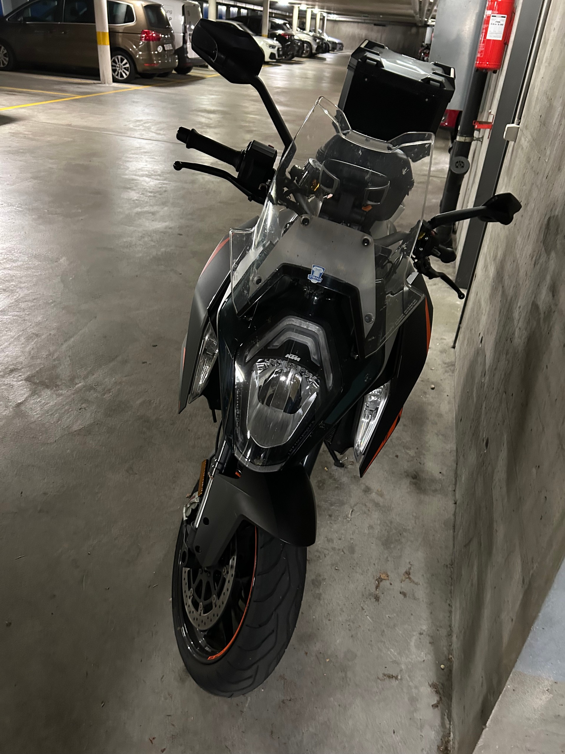 KTM 1290 Super Duke GT-image-2