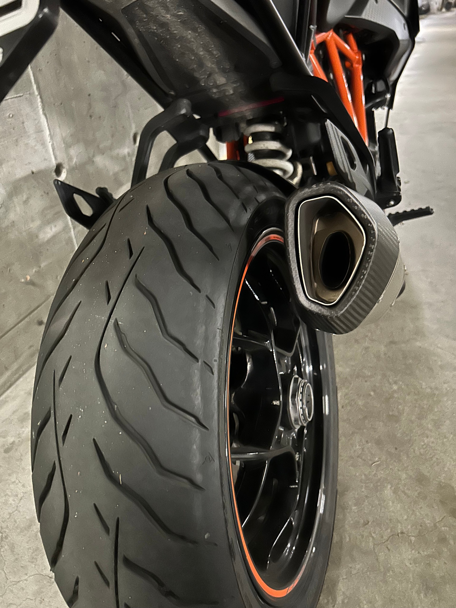 KTM 1290 Super Duke GT-image-4