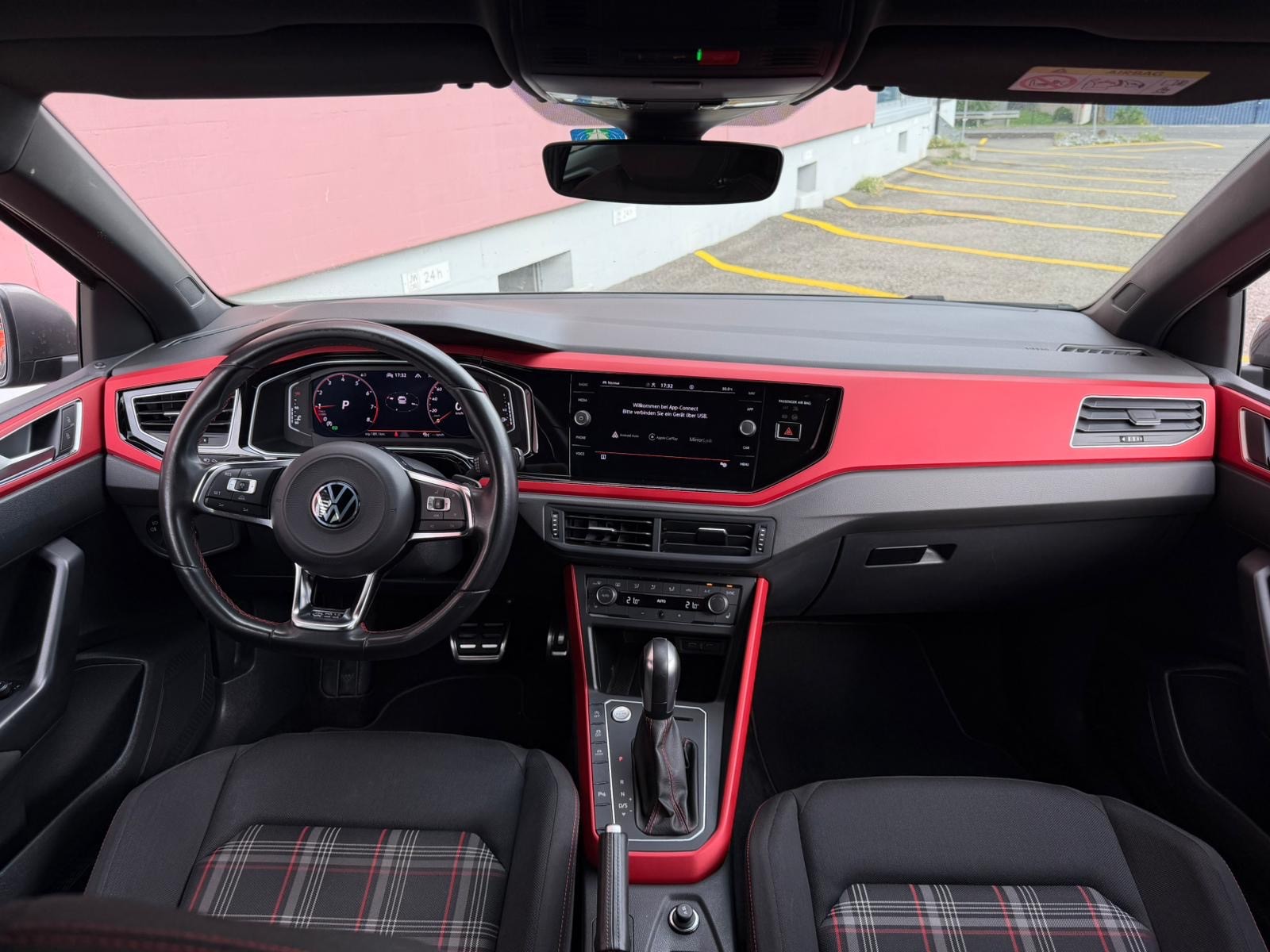 VW Polo 2.0 TSI GTI DSG-image-24