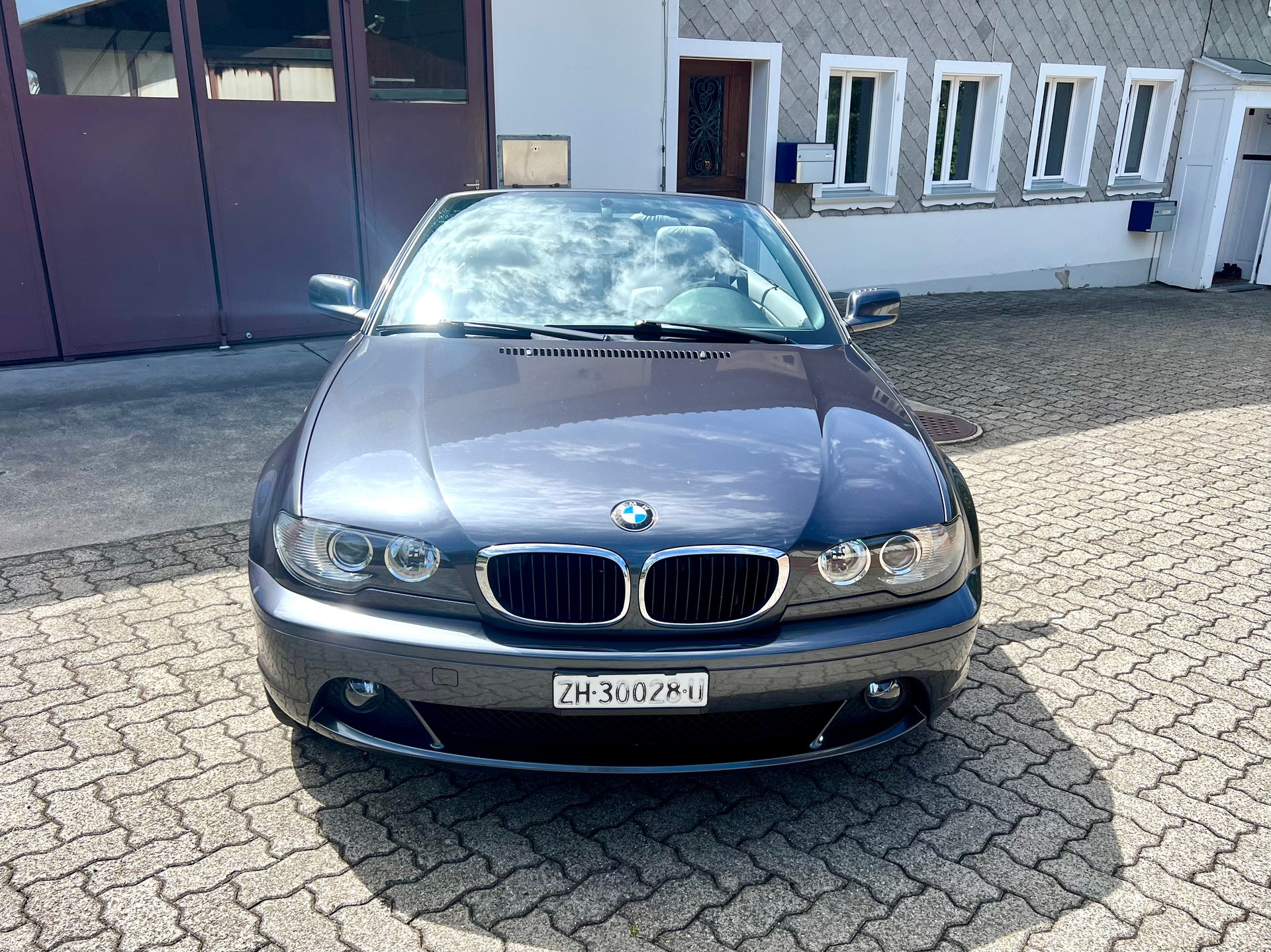 BMW 318Ci Cabriolet-showroom-element-1