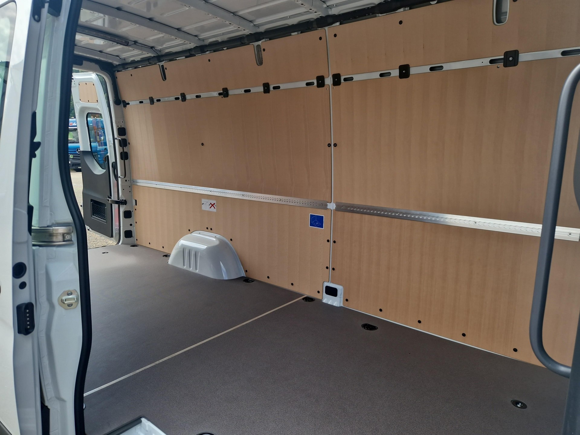 MERCEDES-BENZ Sprinter 315 Kaw. 4325 L 2.0 CDI 150 Pro-image-16