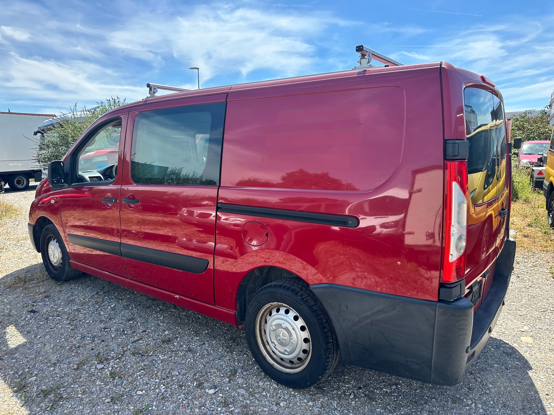 PEUGEOT Expert 2.0 HDi 229 L2H1-image-2