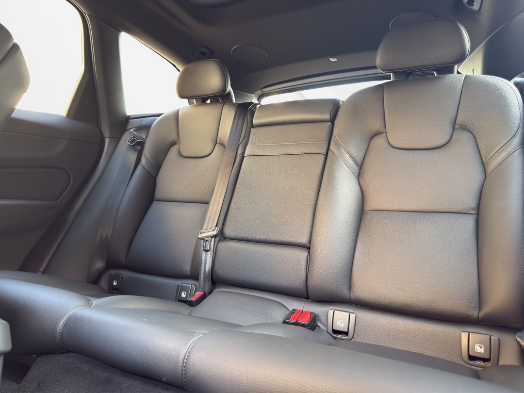 VOLVO XC60 T6 AWD R-Design Geartronic-image-10