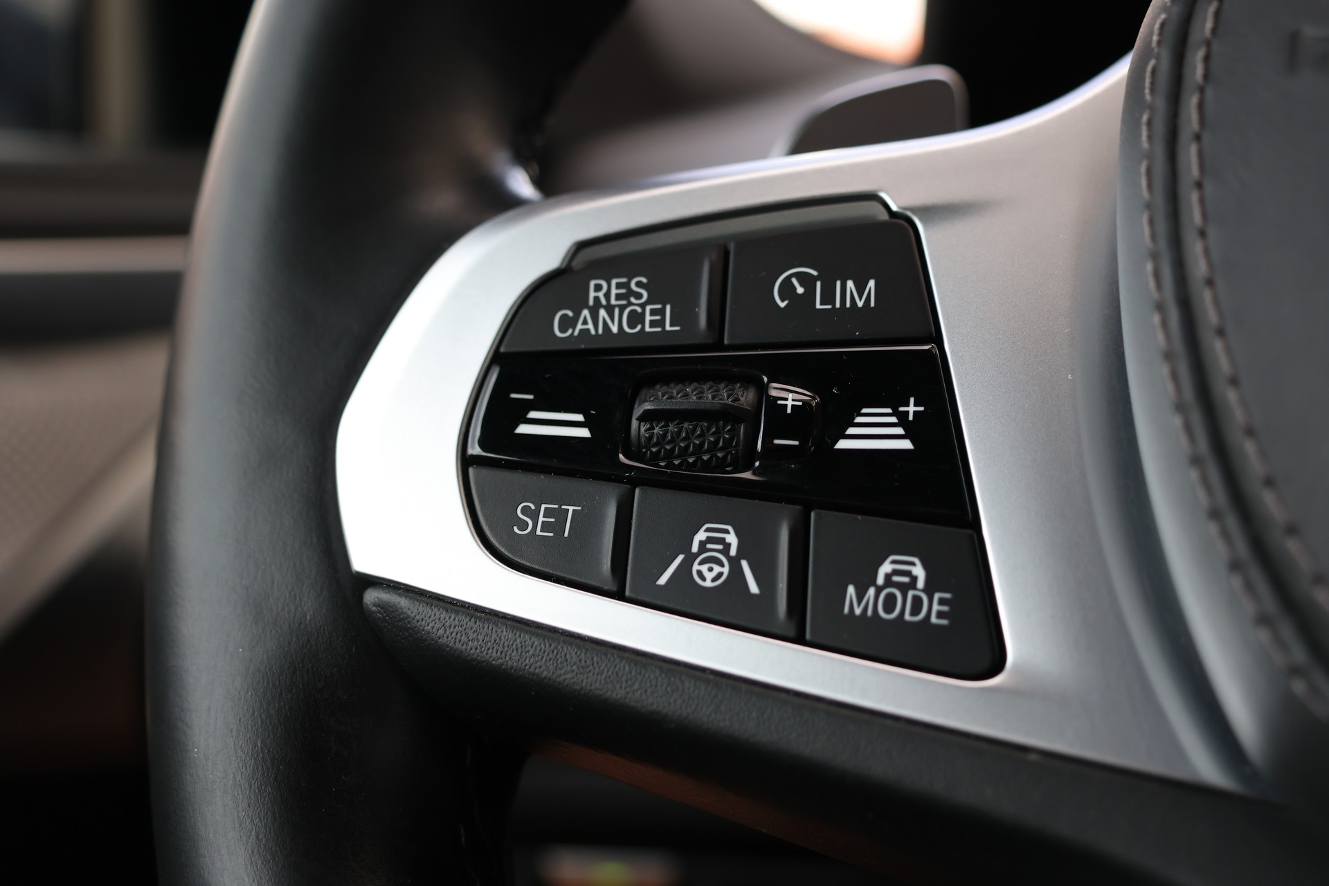 BMW 840i xDrive Steptronic M-Sport (CH)-image-26