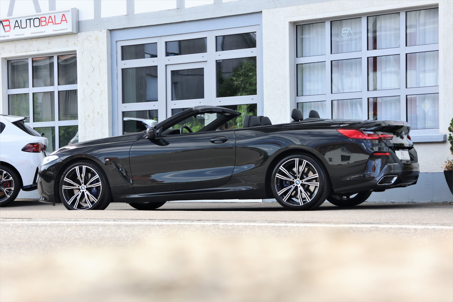 BMW 840i xDrive Steptronic M-Sport (CH)-showroom-element-3