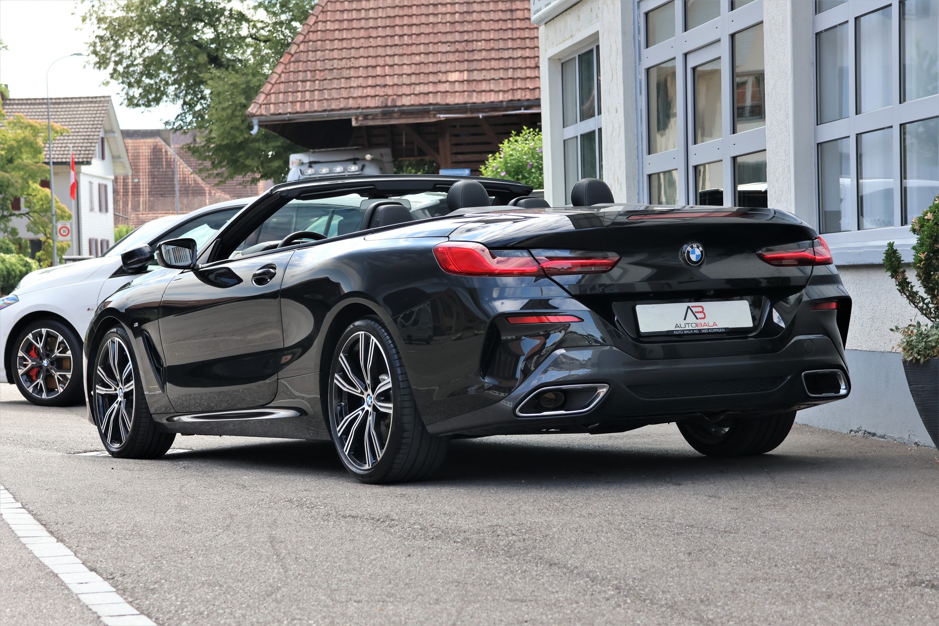 BMW 840i xDrive Steptronic M-Sport (CH)-showroom-element-2